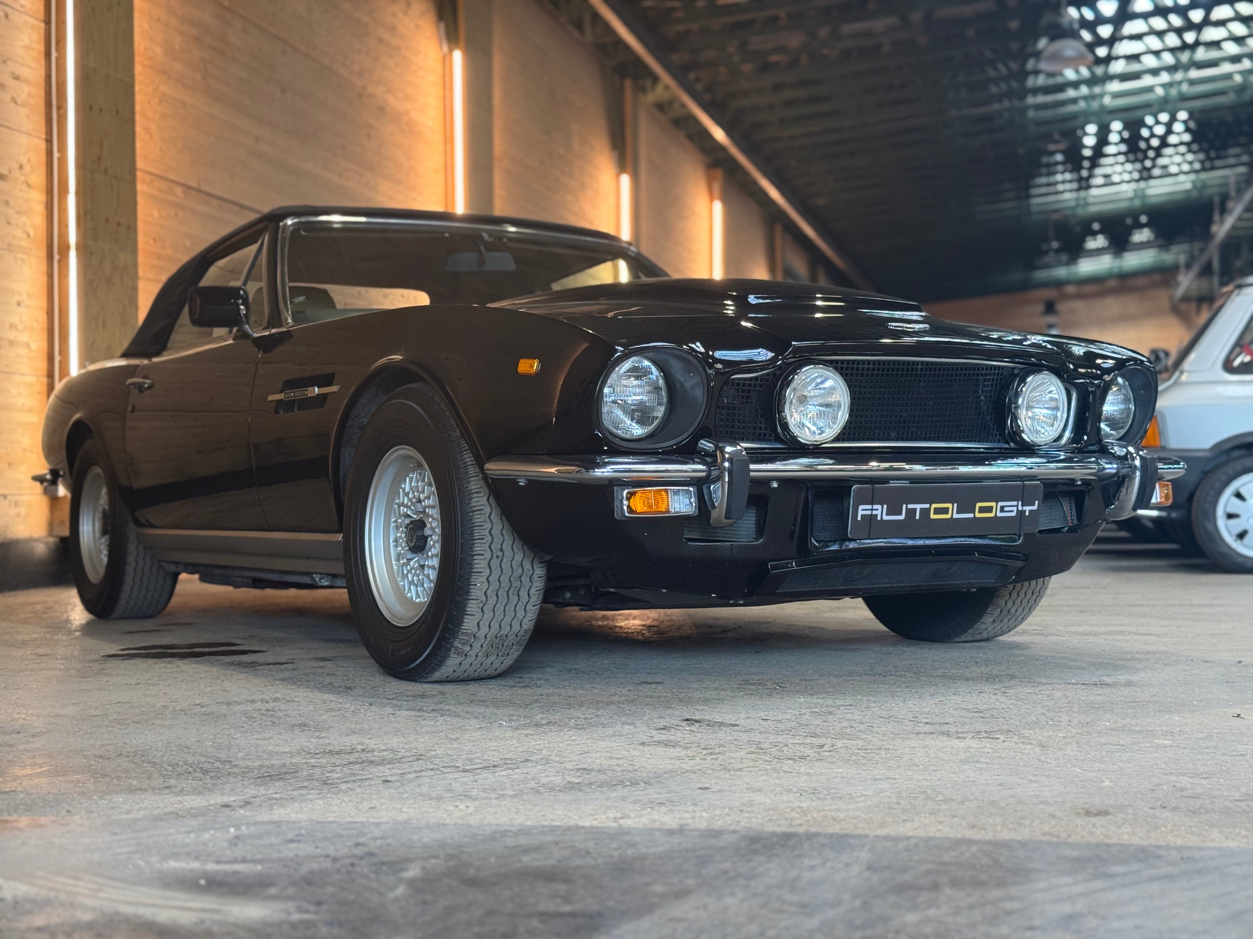 Aston Martin V8 Volante BVA