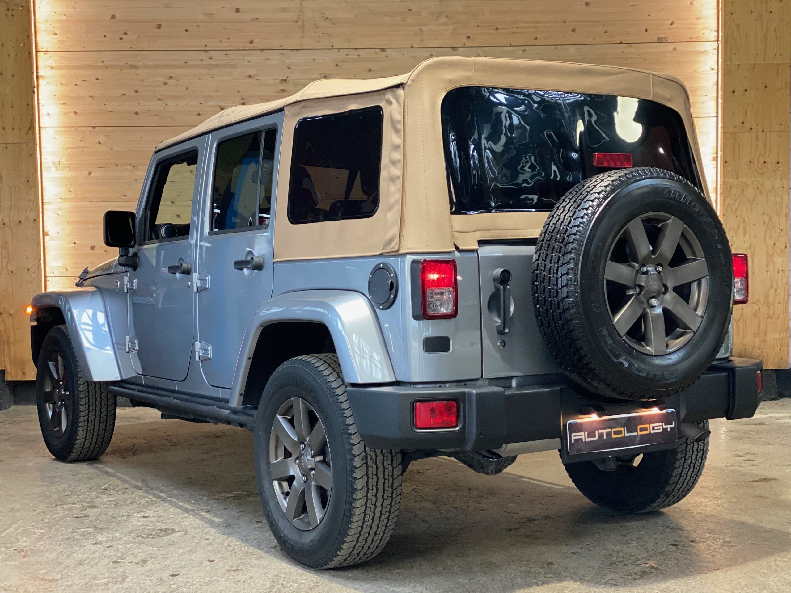 Jeep Wrangler JK Unlimited V6 3.6 Golden Eagle