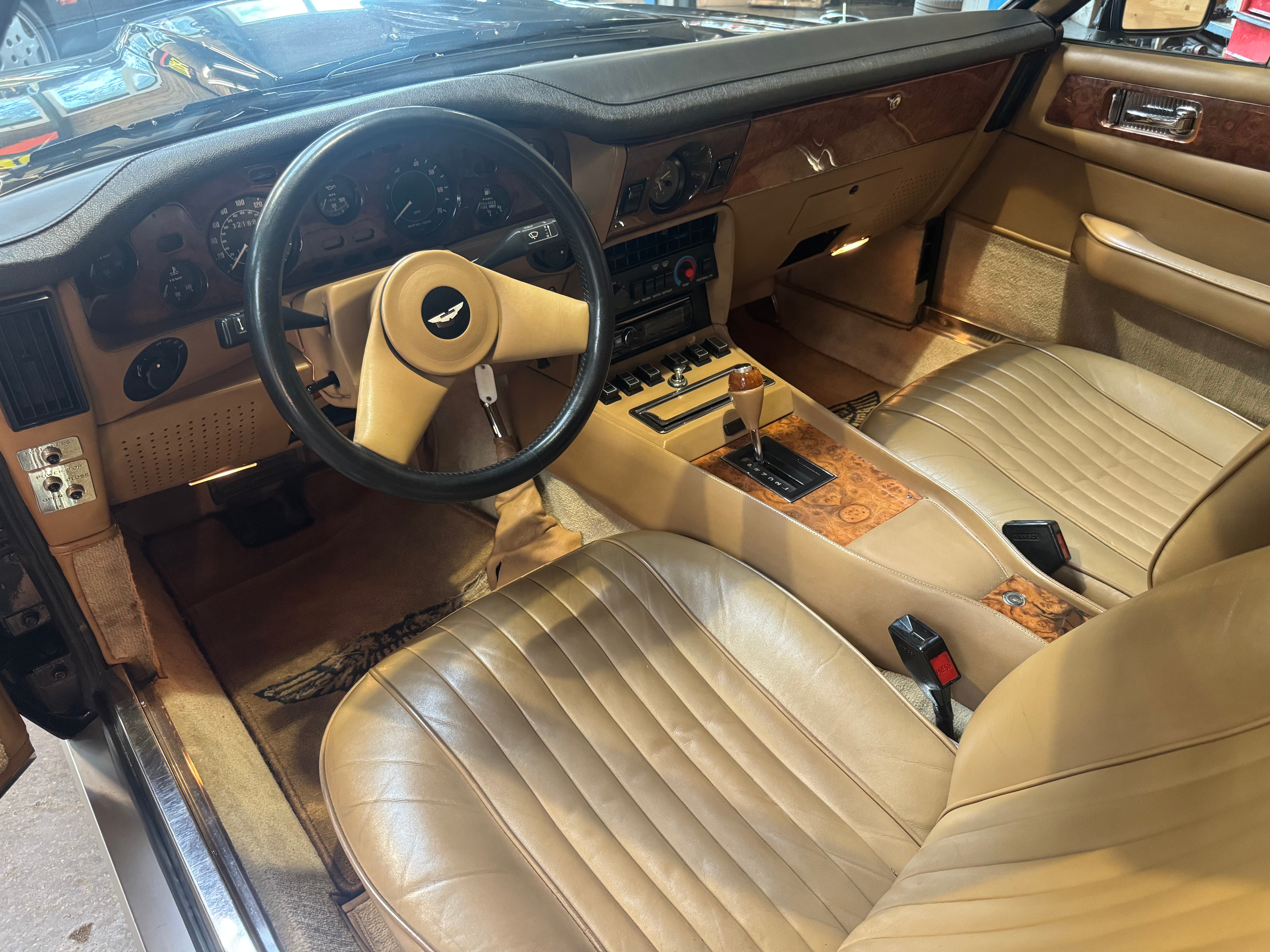 Aston Martin V8 Volante BVA