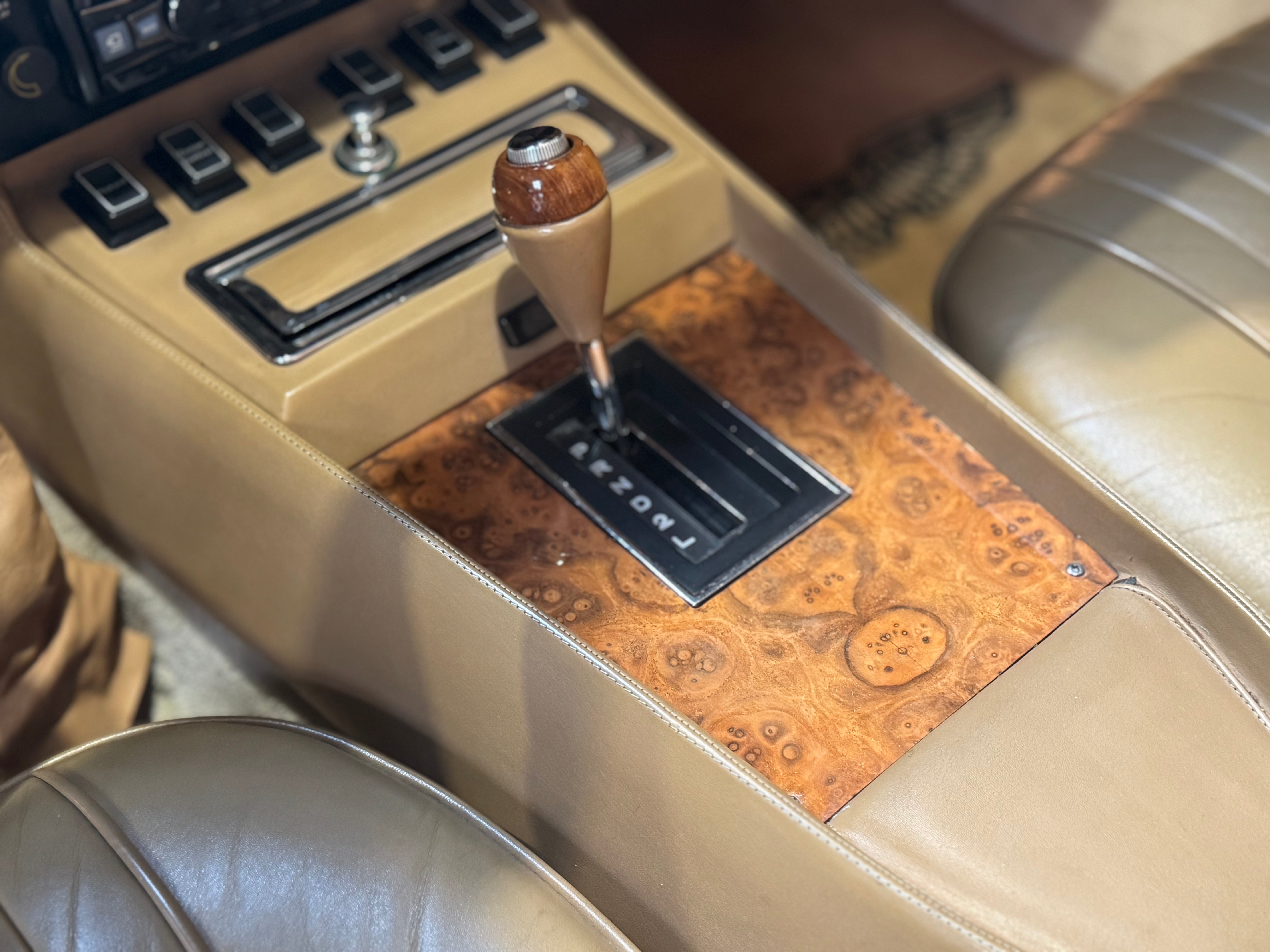 Aston Martin V8 Volante BVA