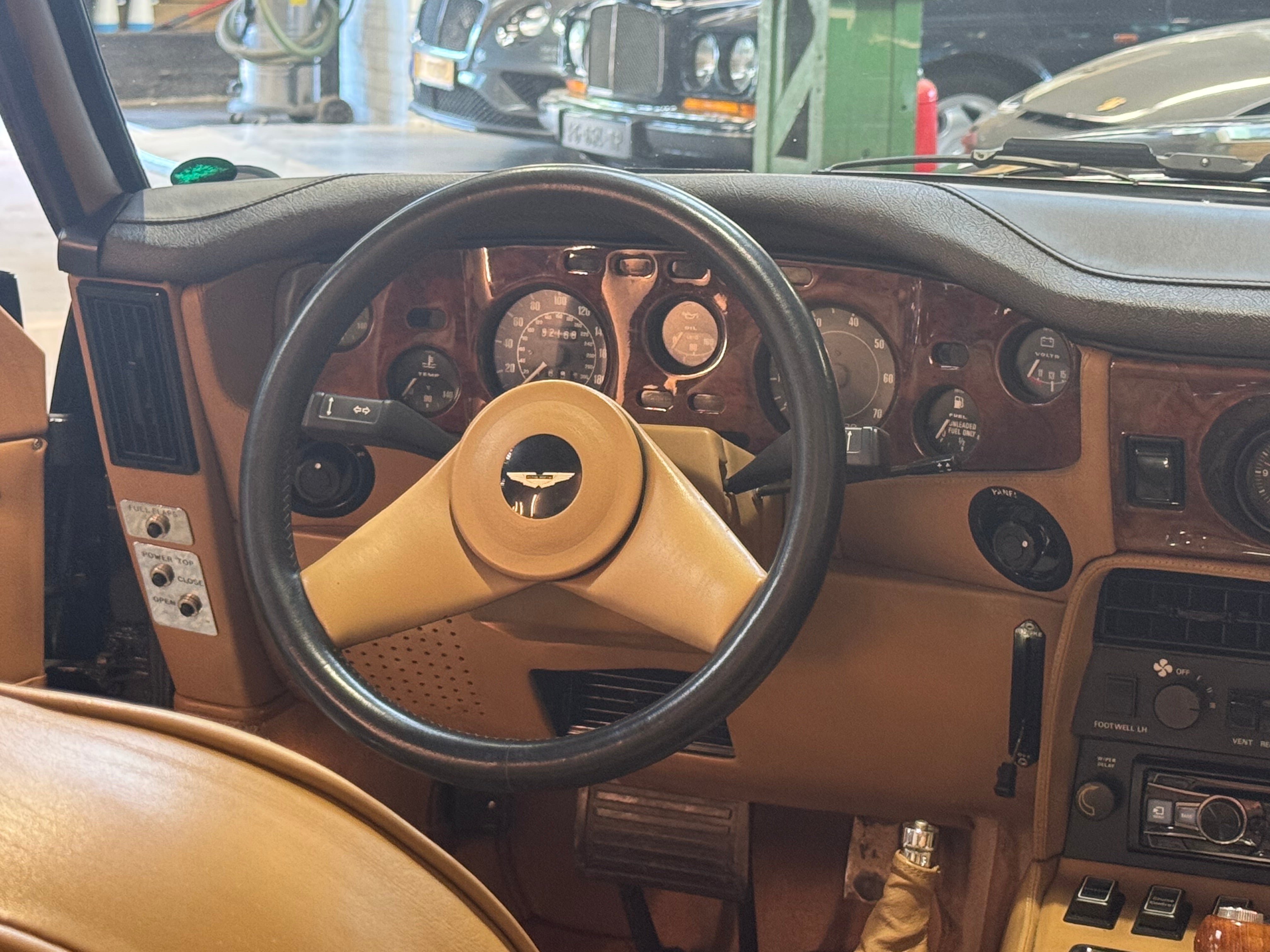 Aston Martin V8 Volante BVA