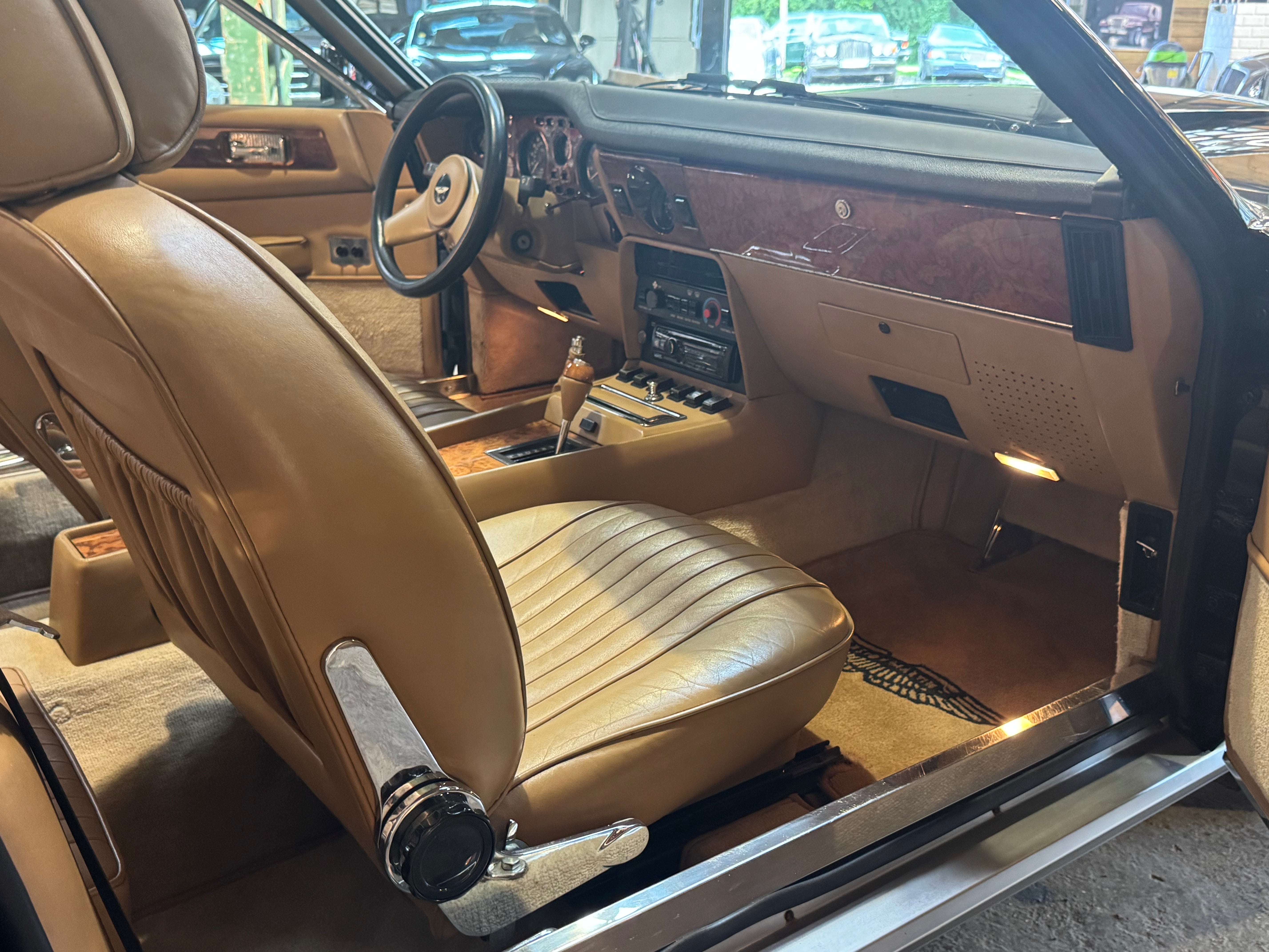 Aston Martin V8 Volante BVA