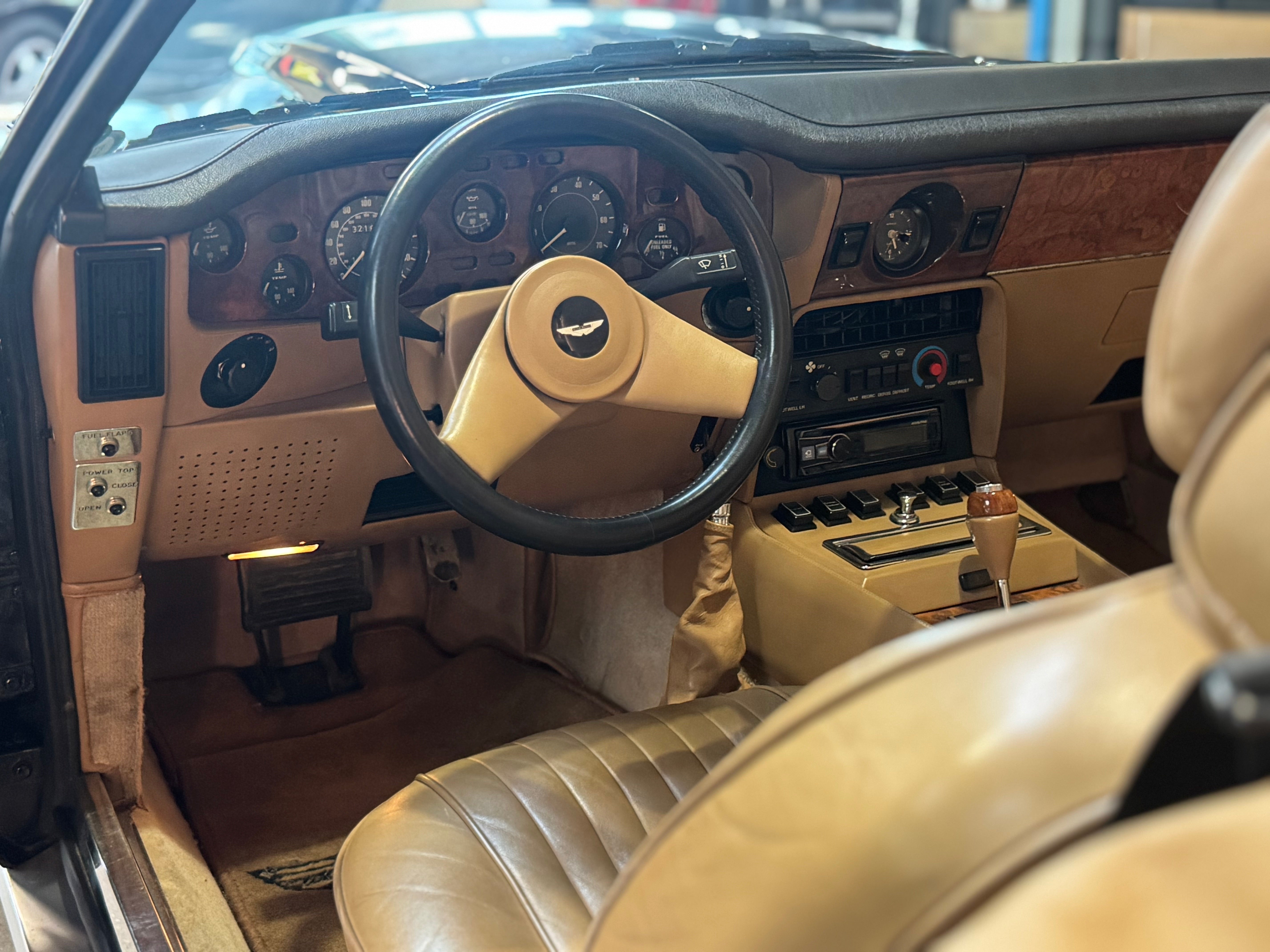Aston Martin V8 Volante BVA