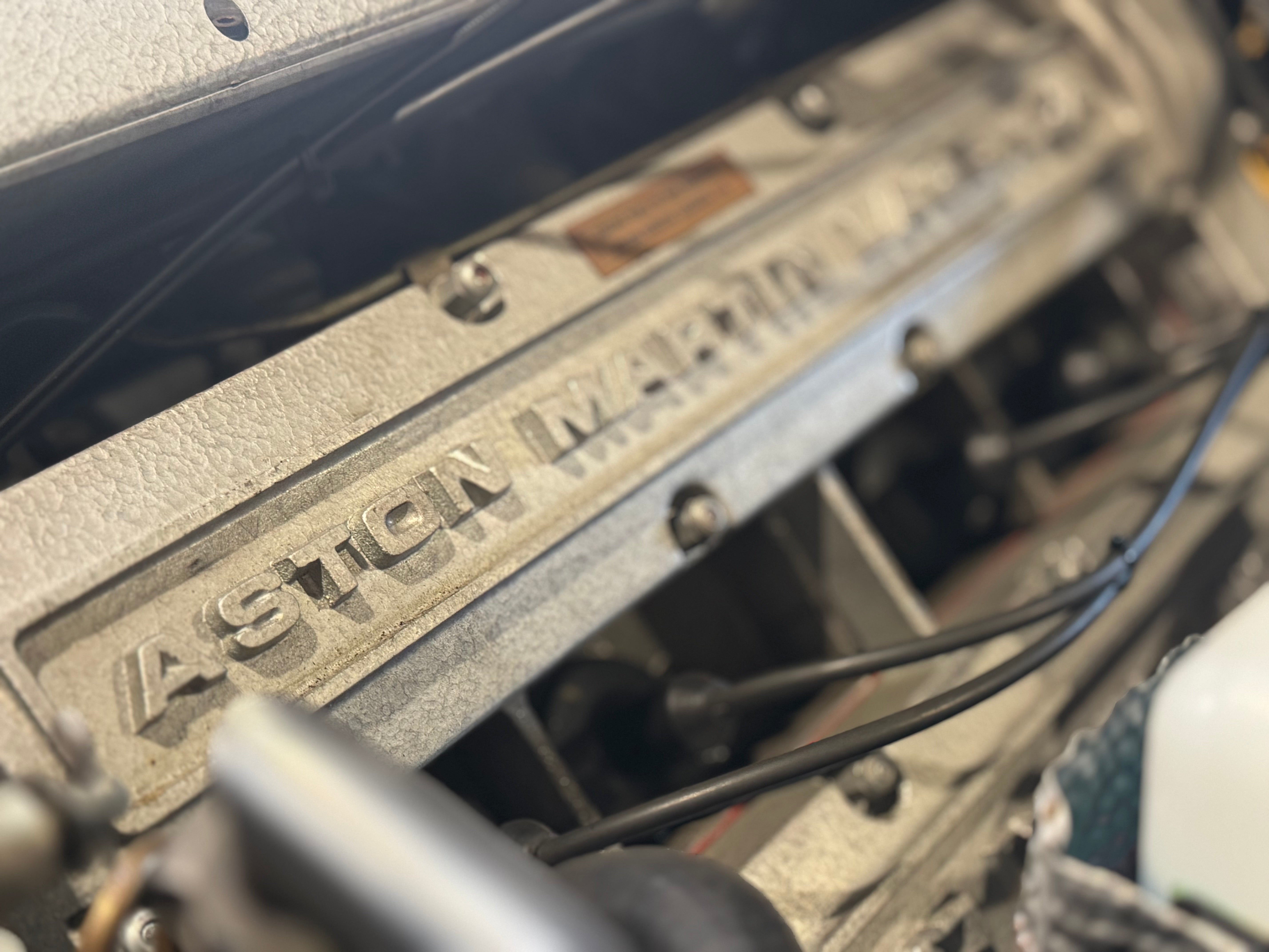 Aston Martin V8 Volante BVA