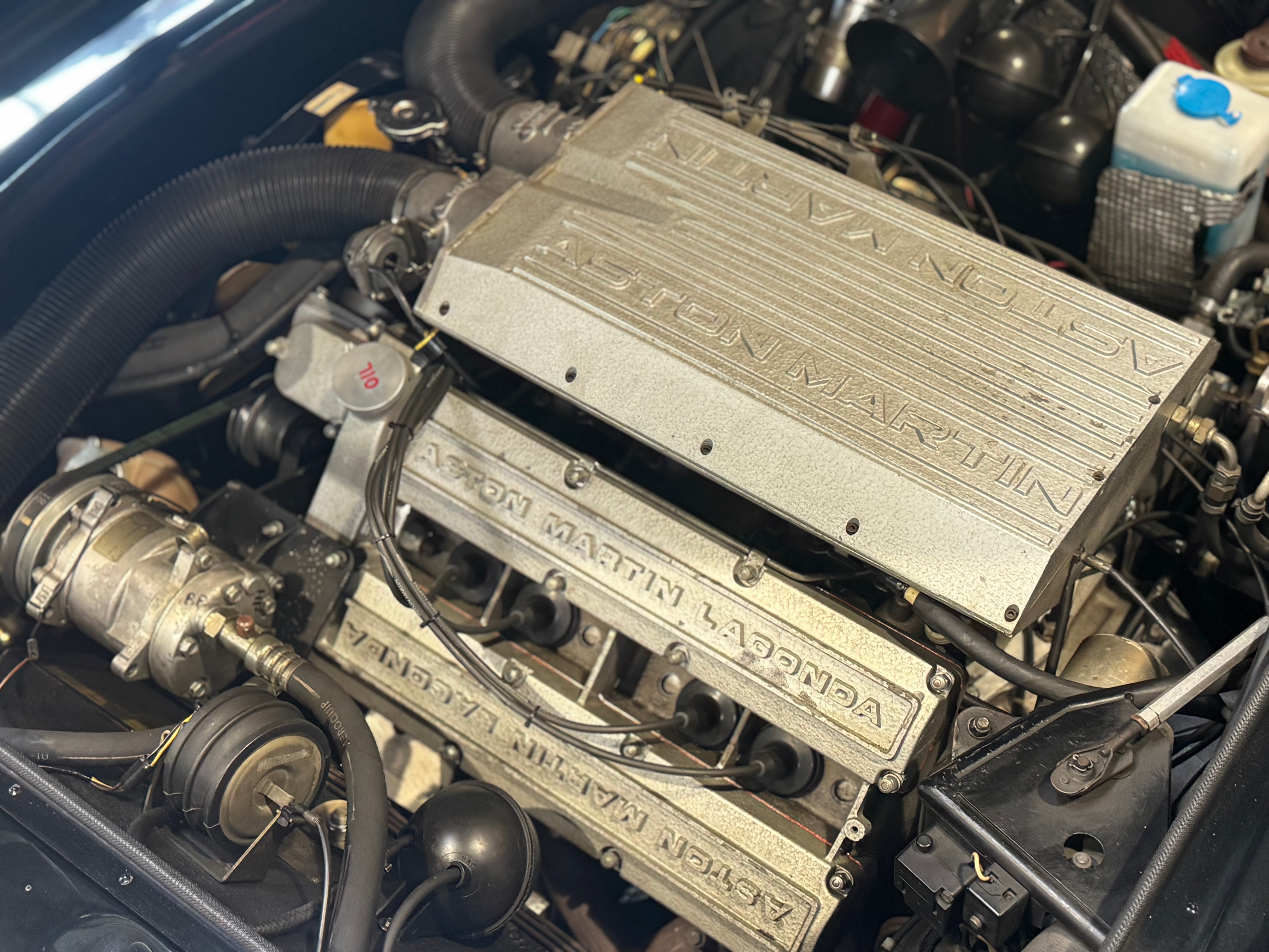 Aston Martin V8 Volante BVA