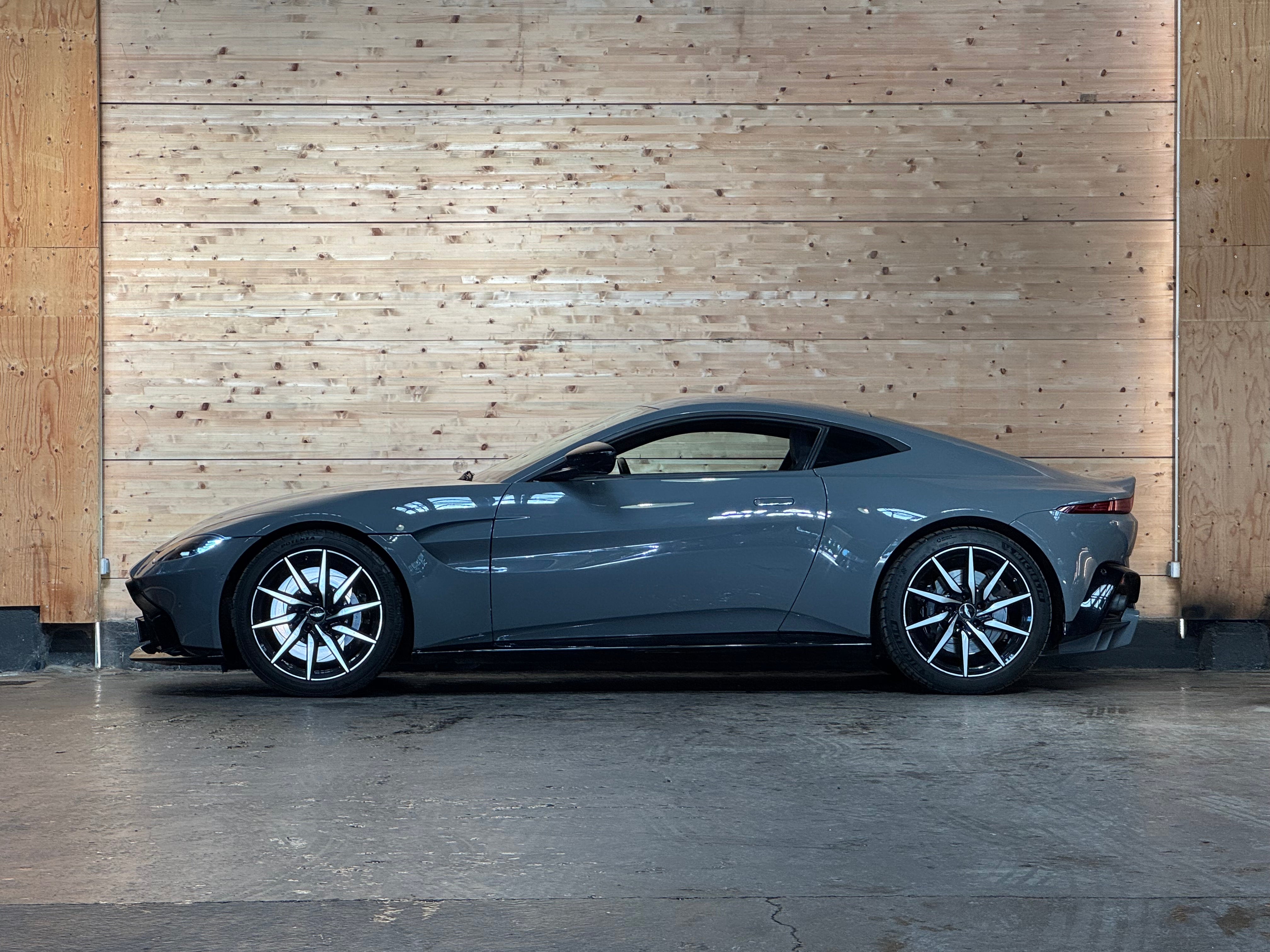 Aston Martin Vantage Coupe