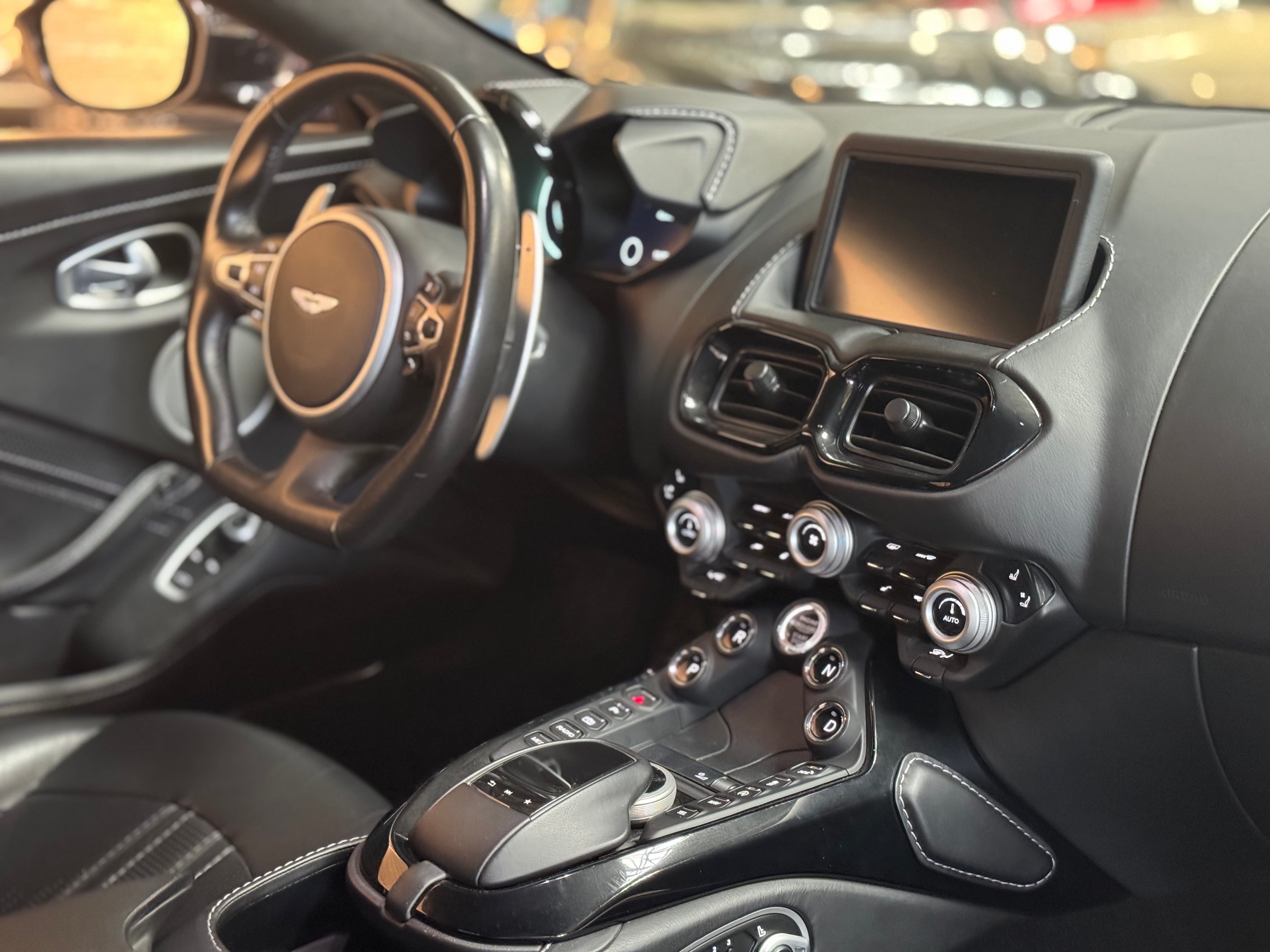 Aston Martin Vantage Coupe