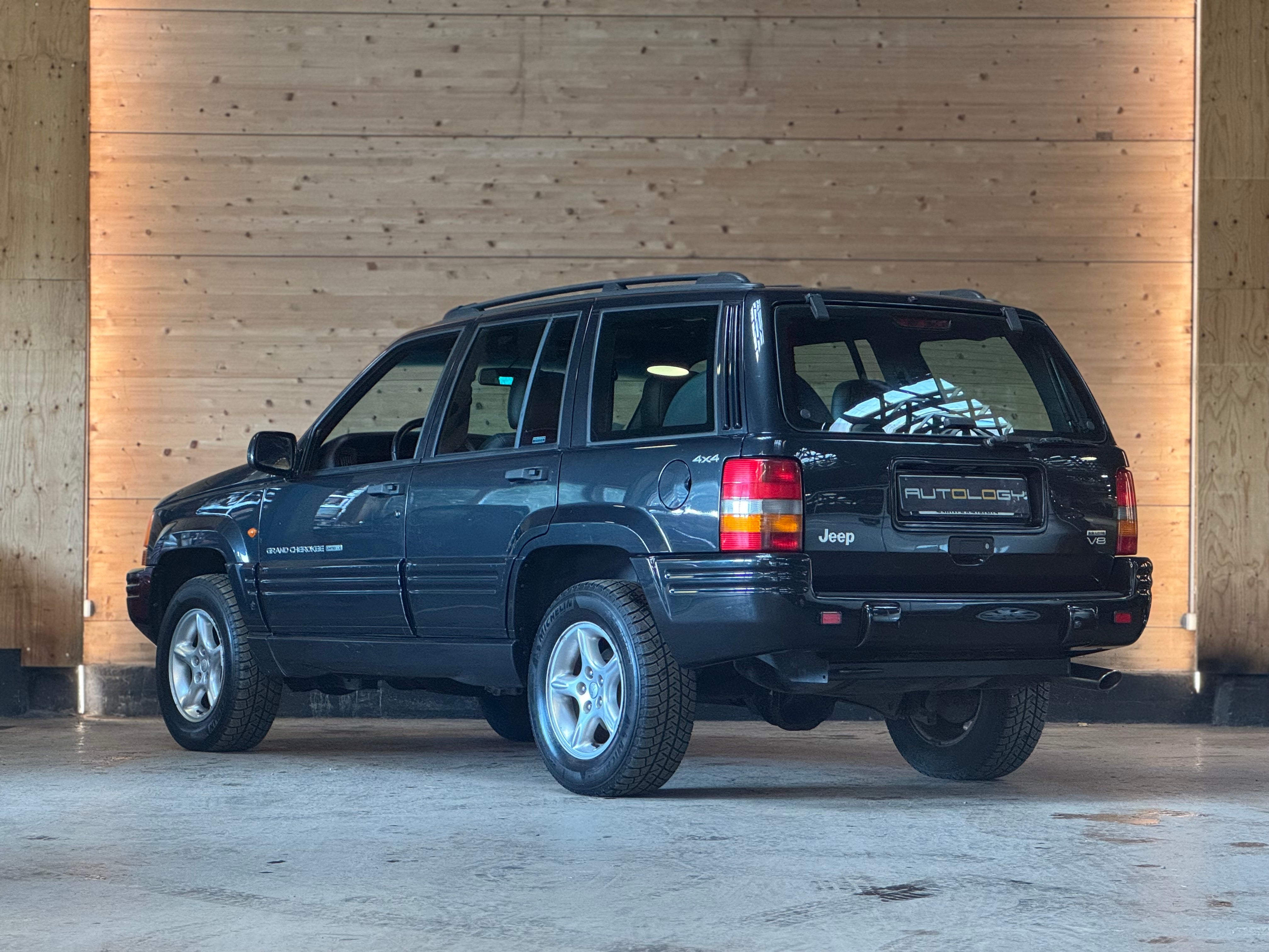 Jeep Grand Cherokee Limited LX 5.9