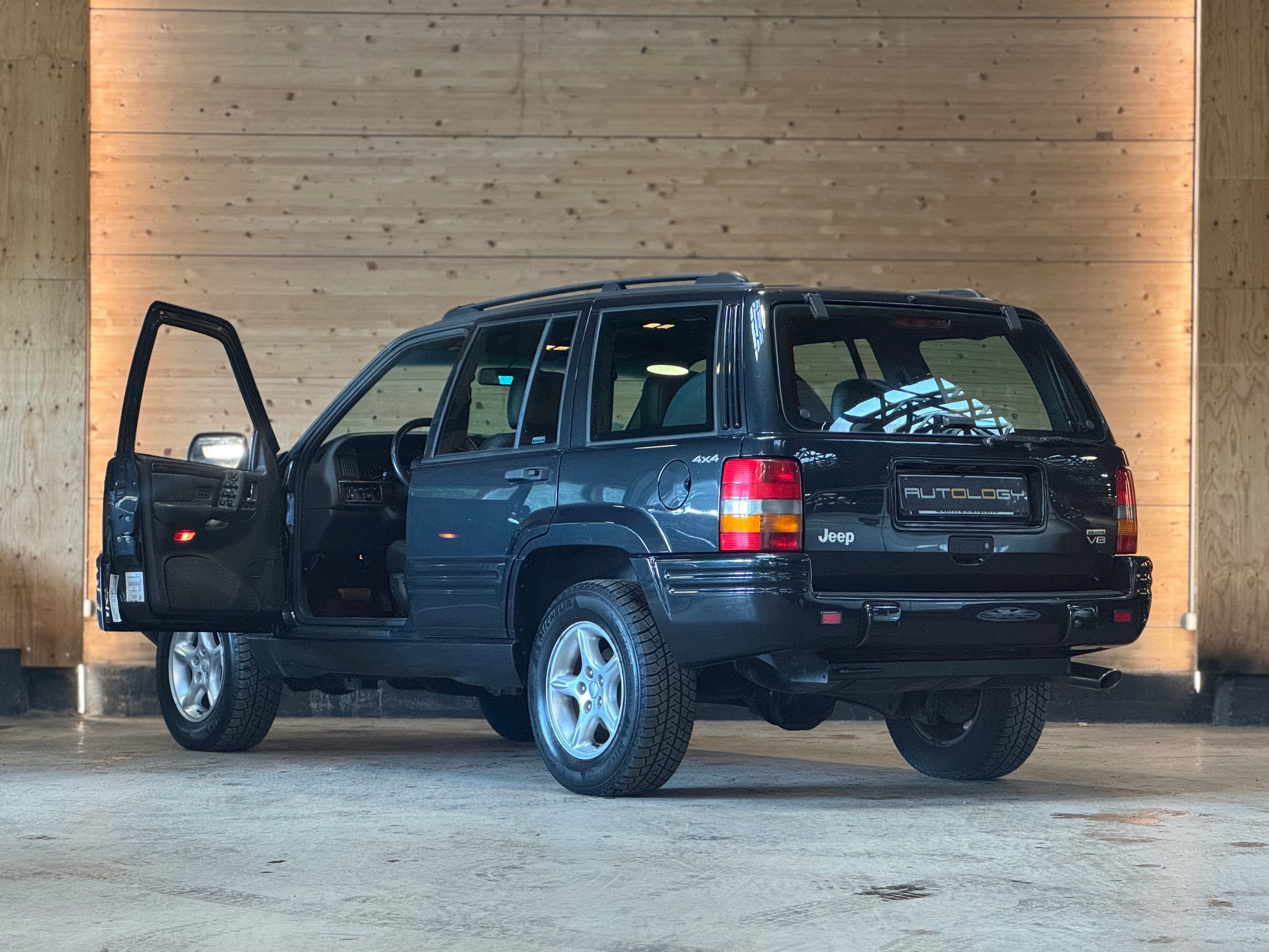 Jeep Grand Cherokee Limited LX 5.9