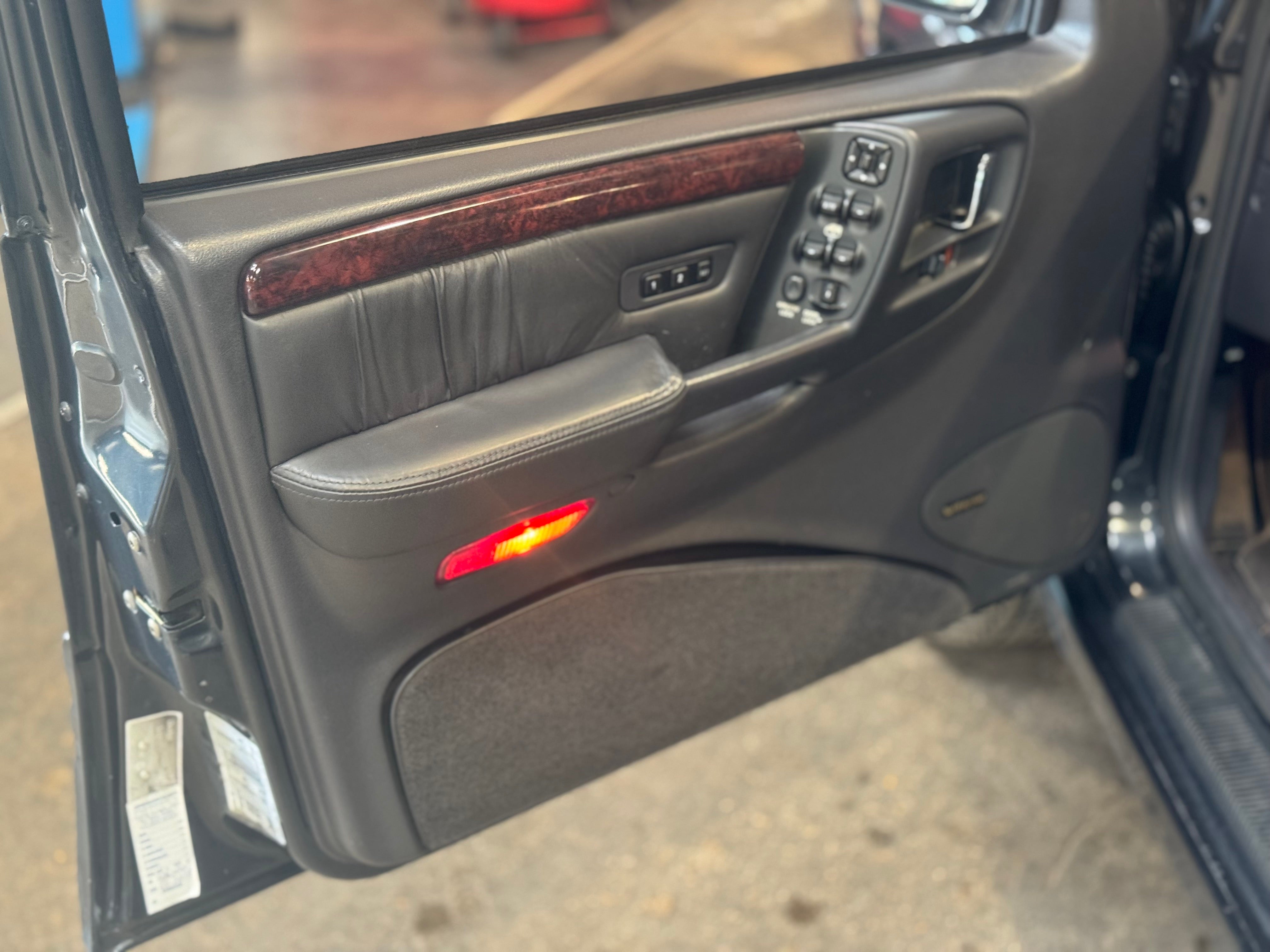 Jeep Grand Cherokee Limited LX 5.9