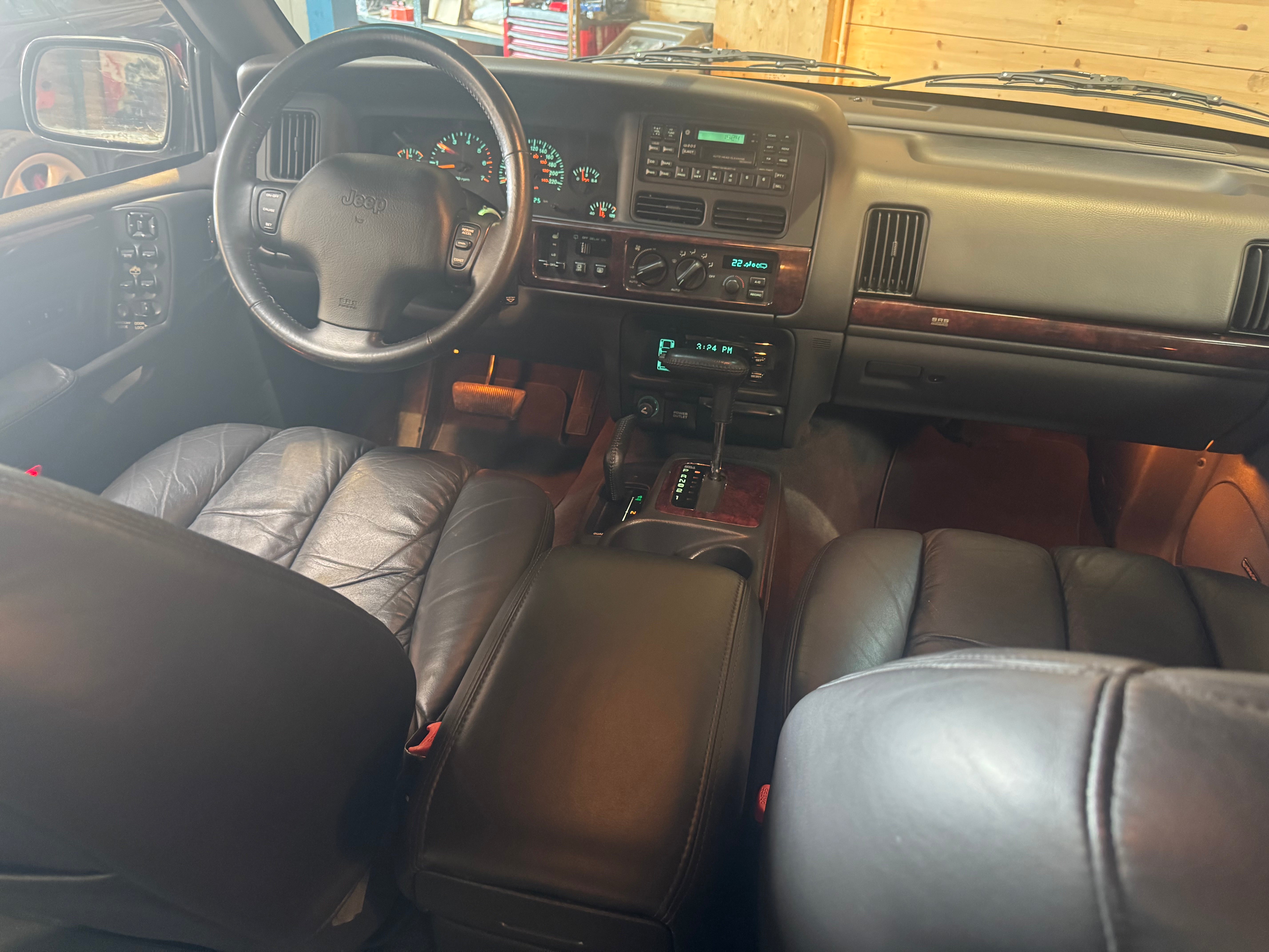 Jeep Grand Cherokee Limited LX 5.9