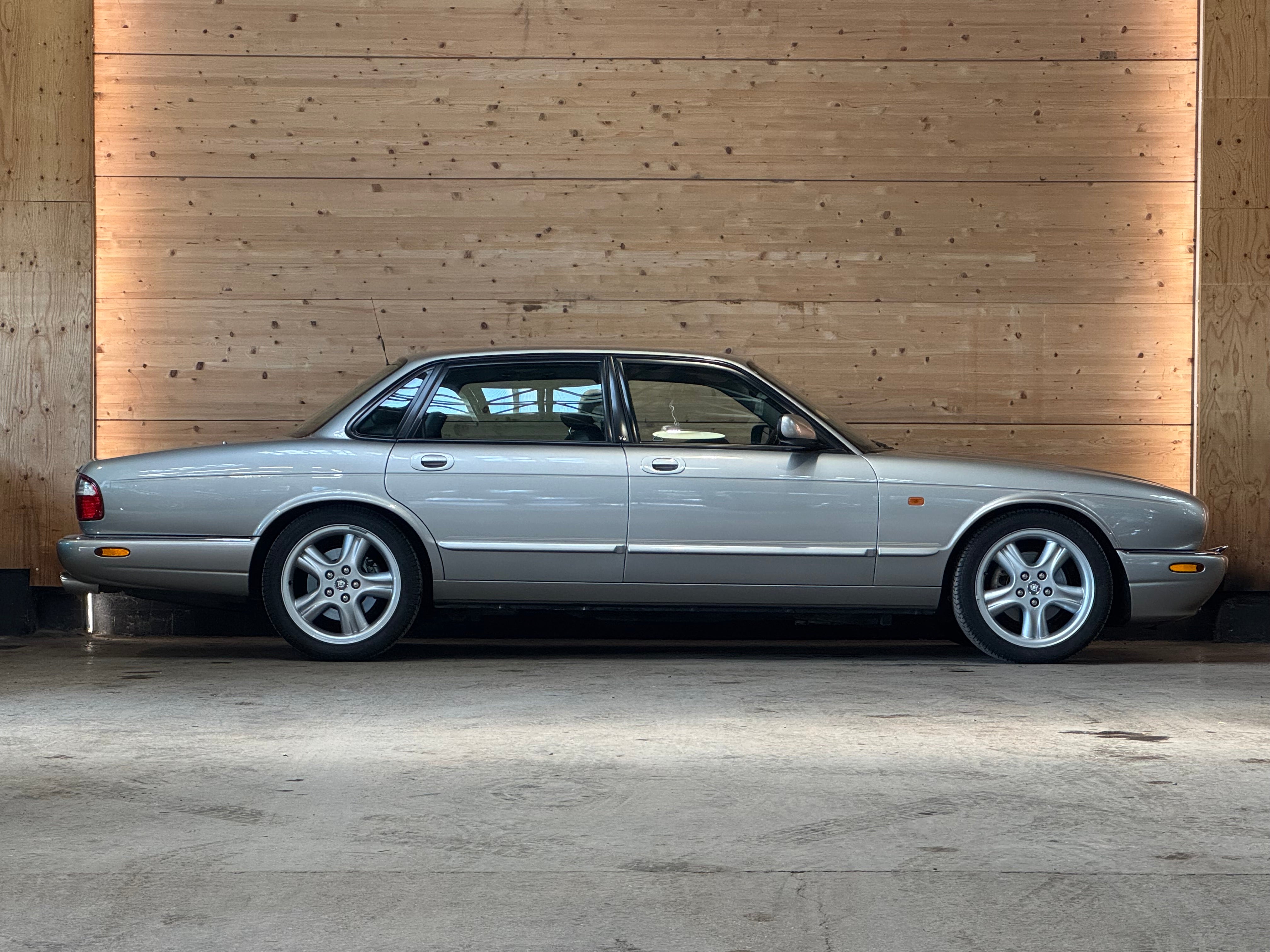 Jaguar XJR 4.0 375ch