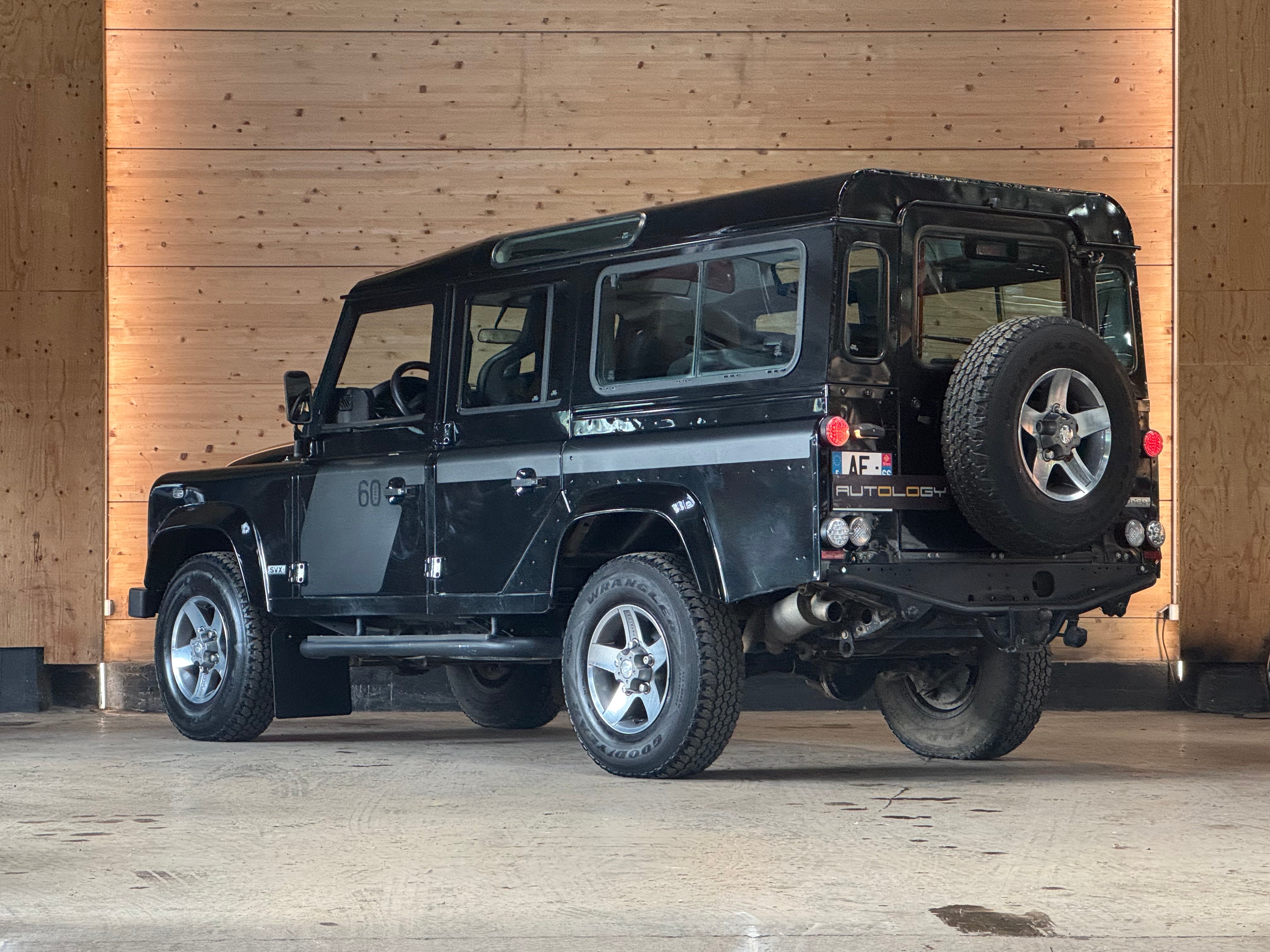 Land Rover Defender 110 Td4 SVX "60th Anniversary" 7 places