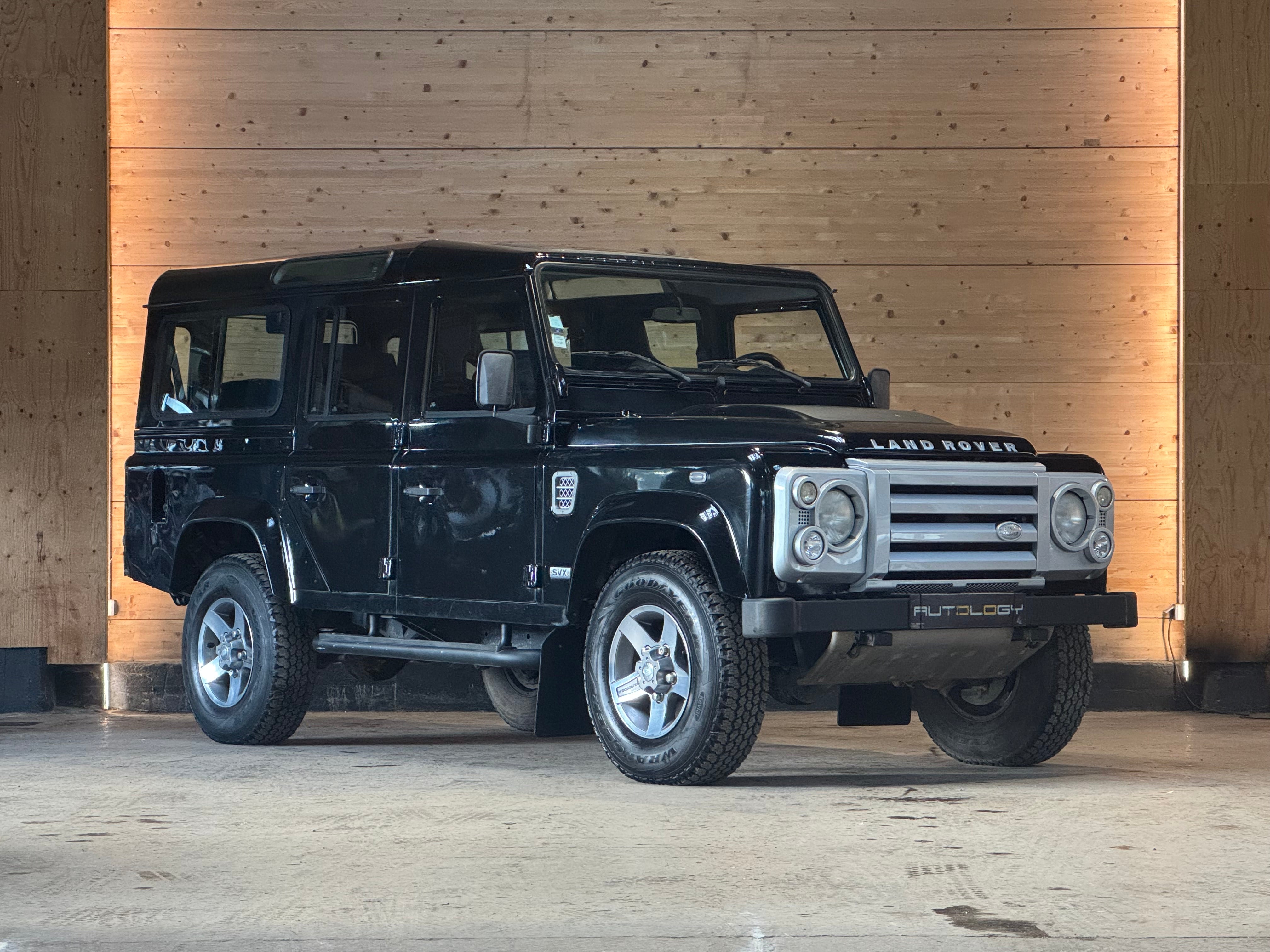 Land Rover Defender 110 Td4 SVX "60th Anniversary" 7 places