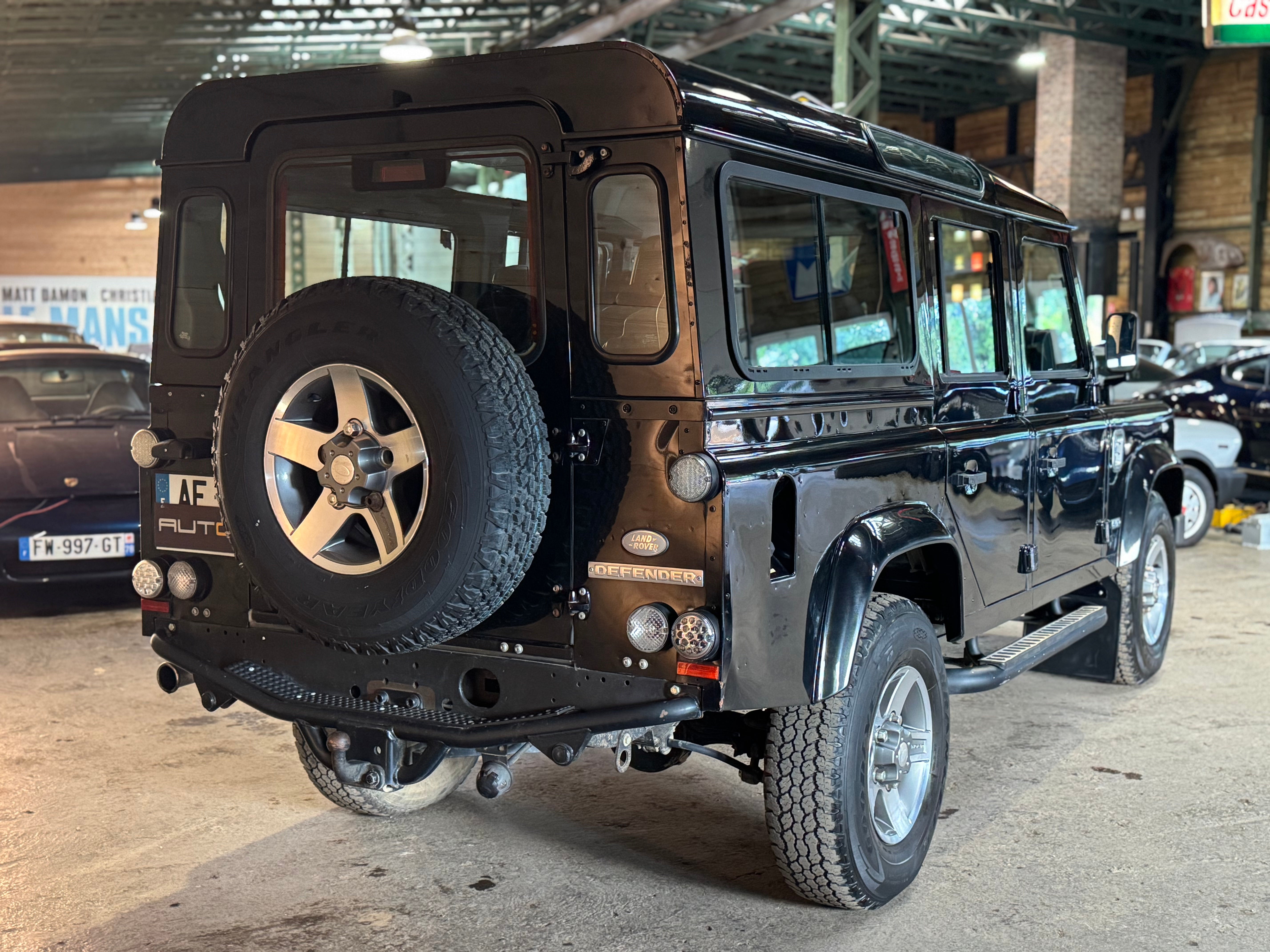 Land Rover Defender 110 Td4 SVX "60th Anniversary" 7 places