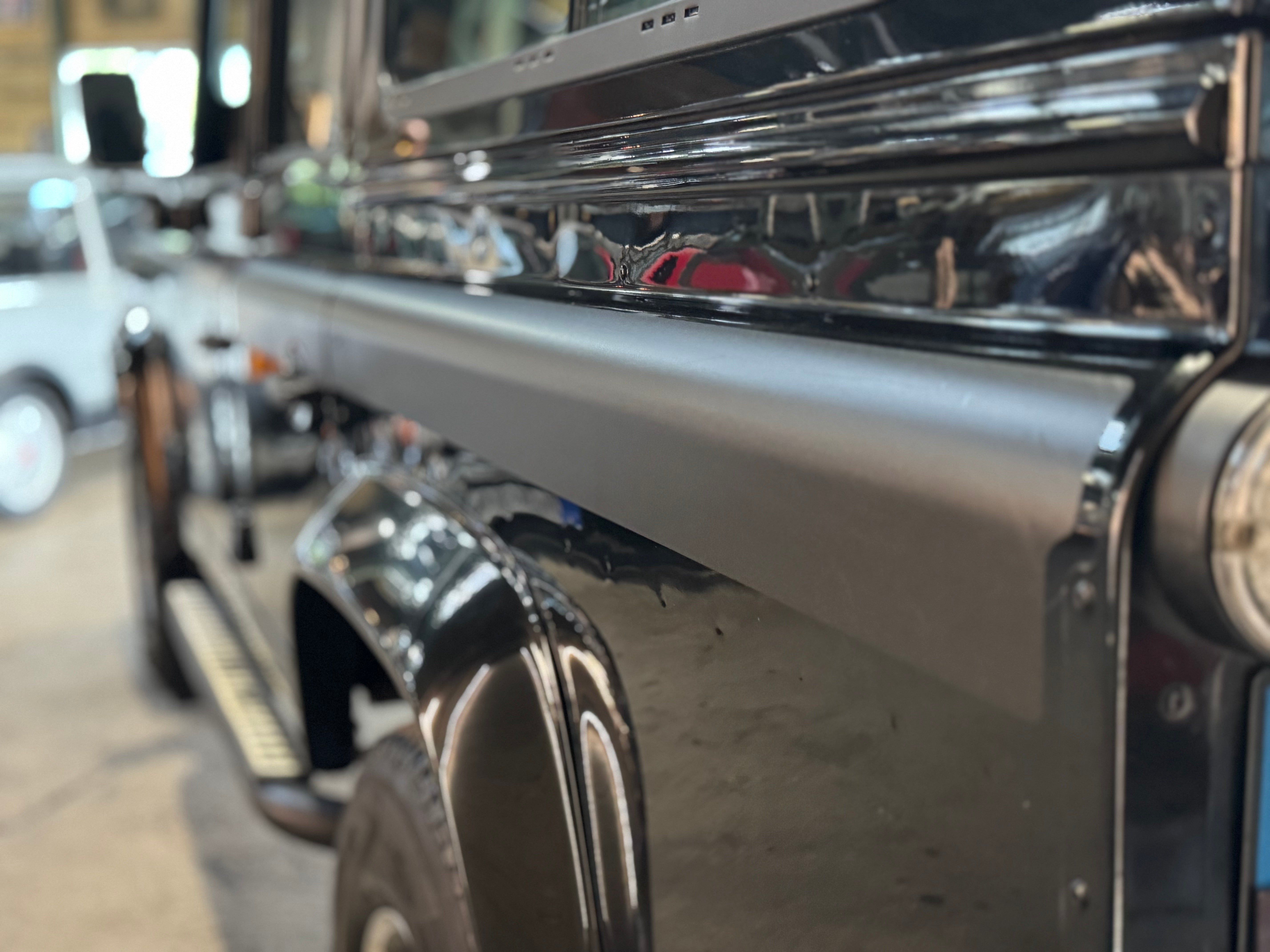 Land Rover Defender 110 Td4 SVX "60th Anniversary" 7 places