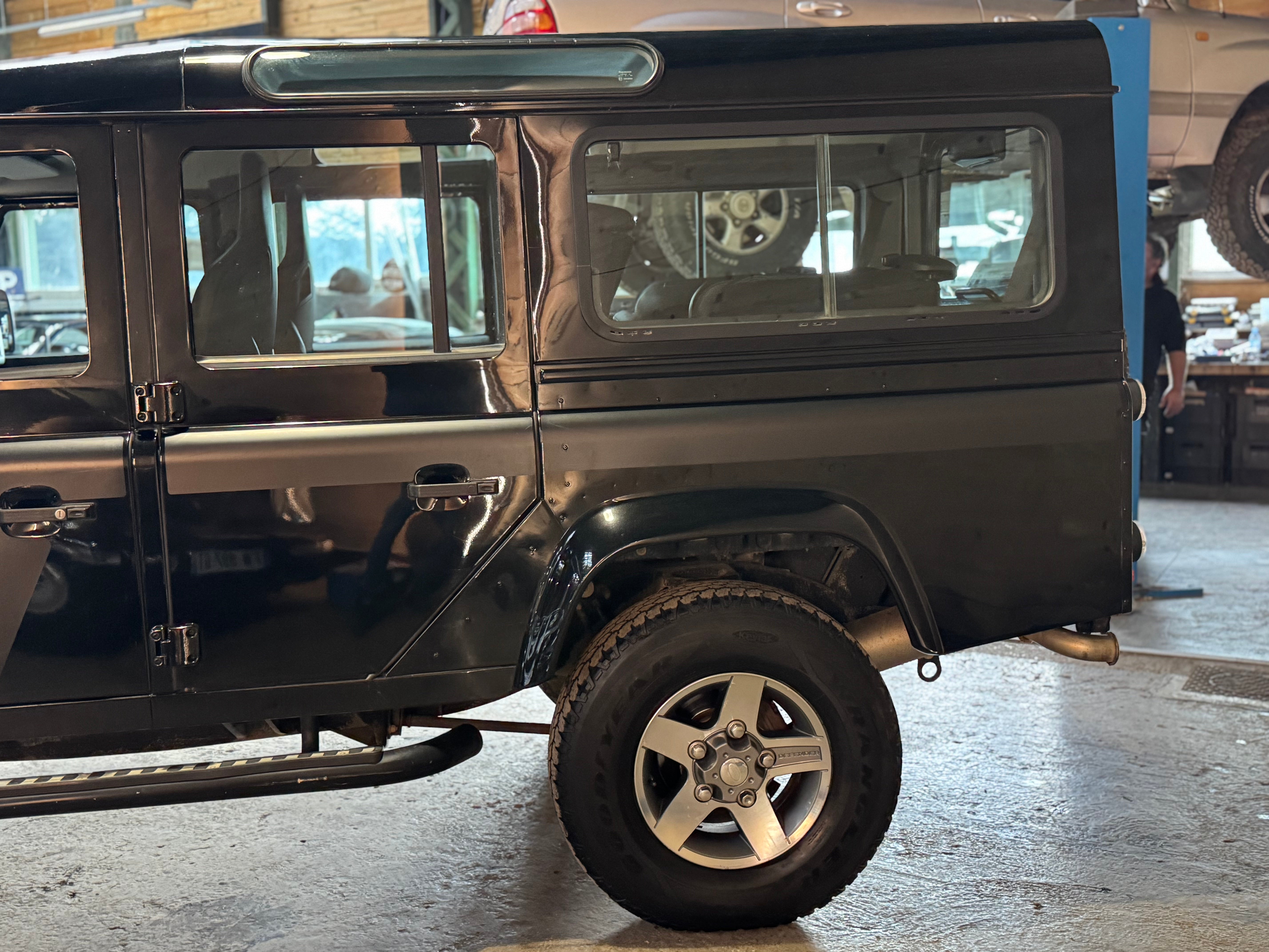 Land Rover Defender 110 Td4 SVX "60th Anniversary" 7 places