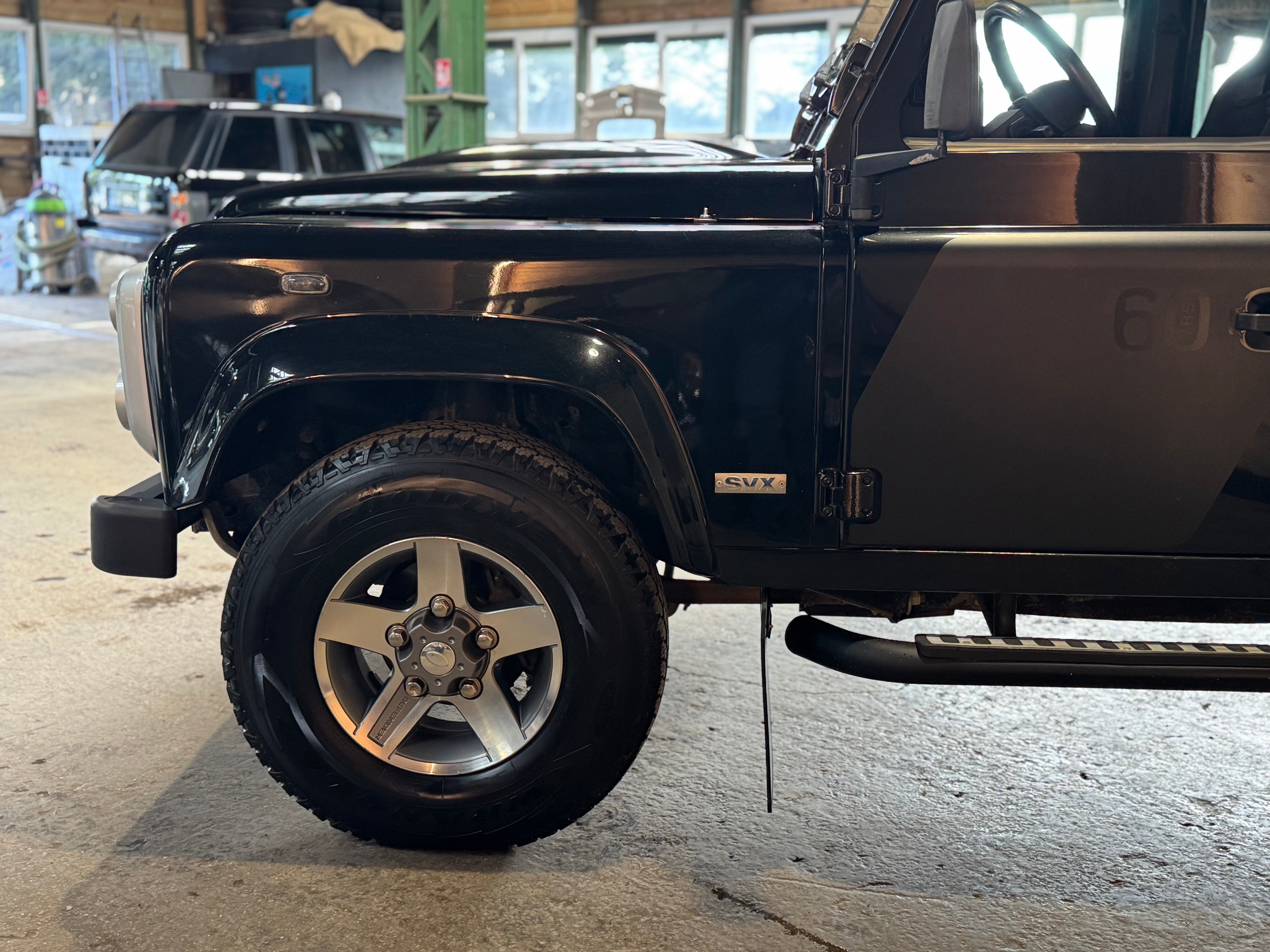 Land Rover Defender 110 Td4 SVX "60th Anniversary" 7 places
