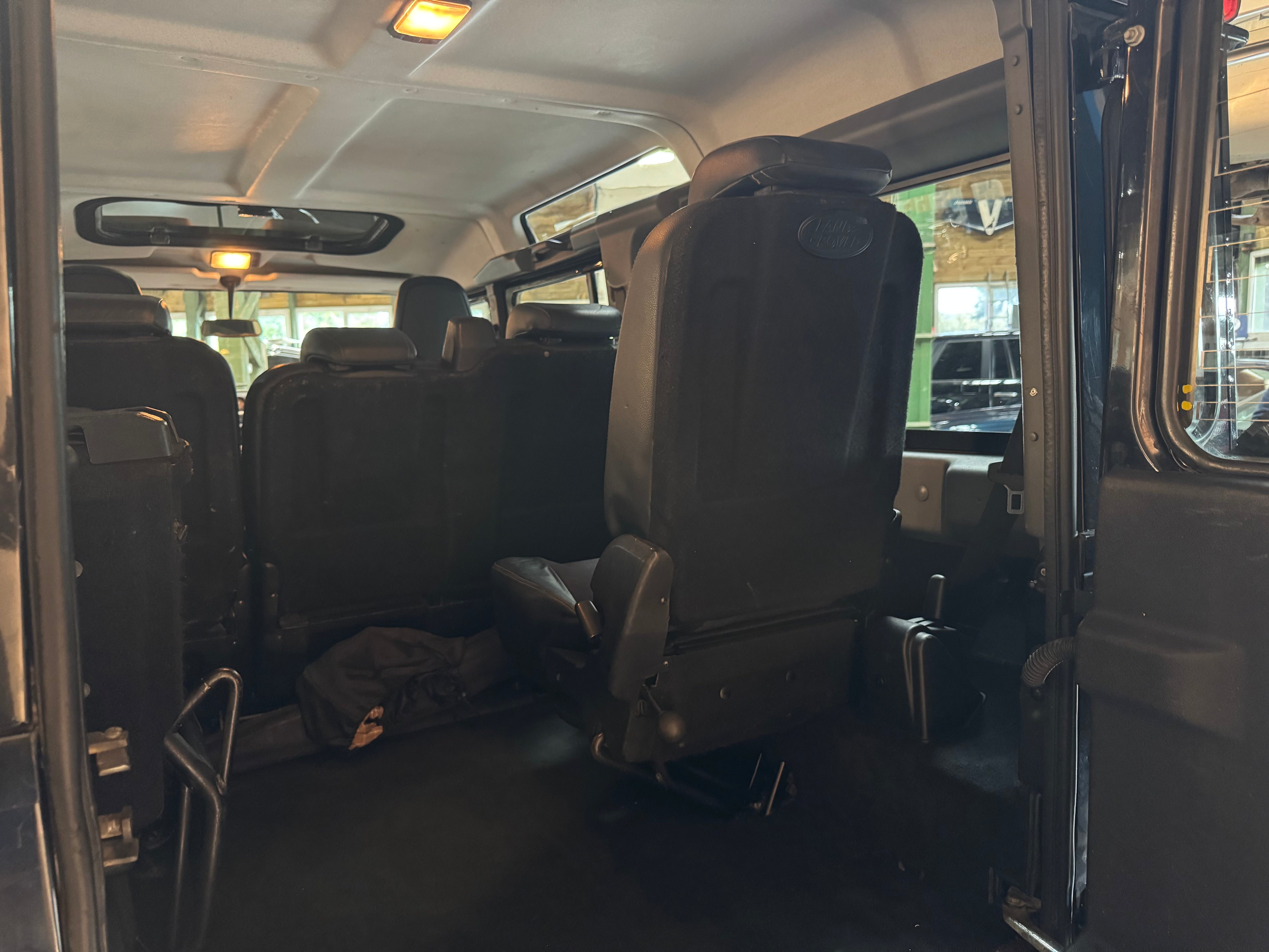 Land Rover Defender 110 Td4 SVX "60th Anniversary" 7 places