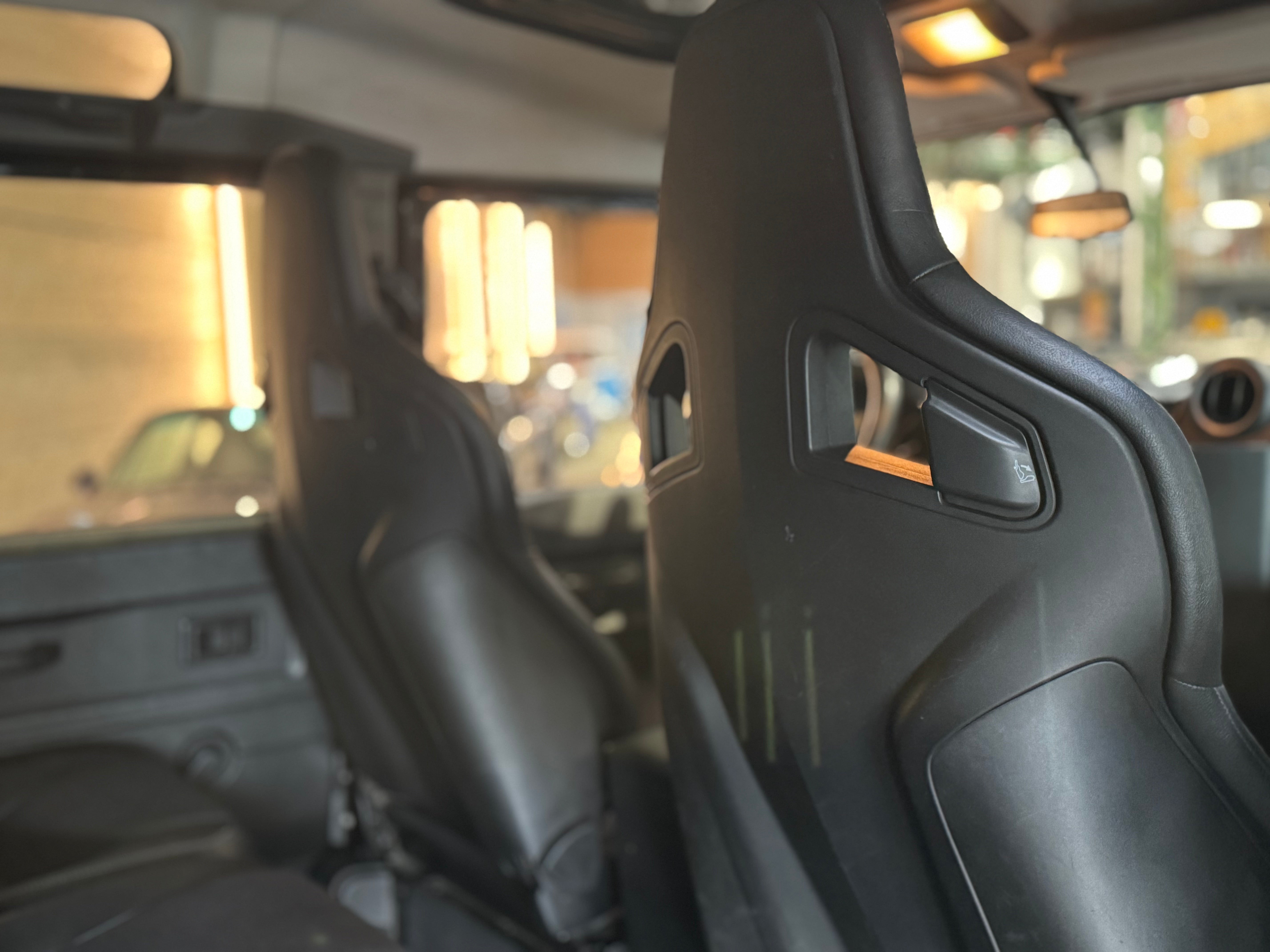 Land Rover Defender 110 Td4 SVX "60th Anniversary" 7 places