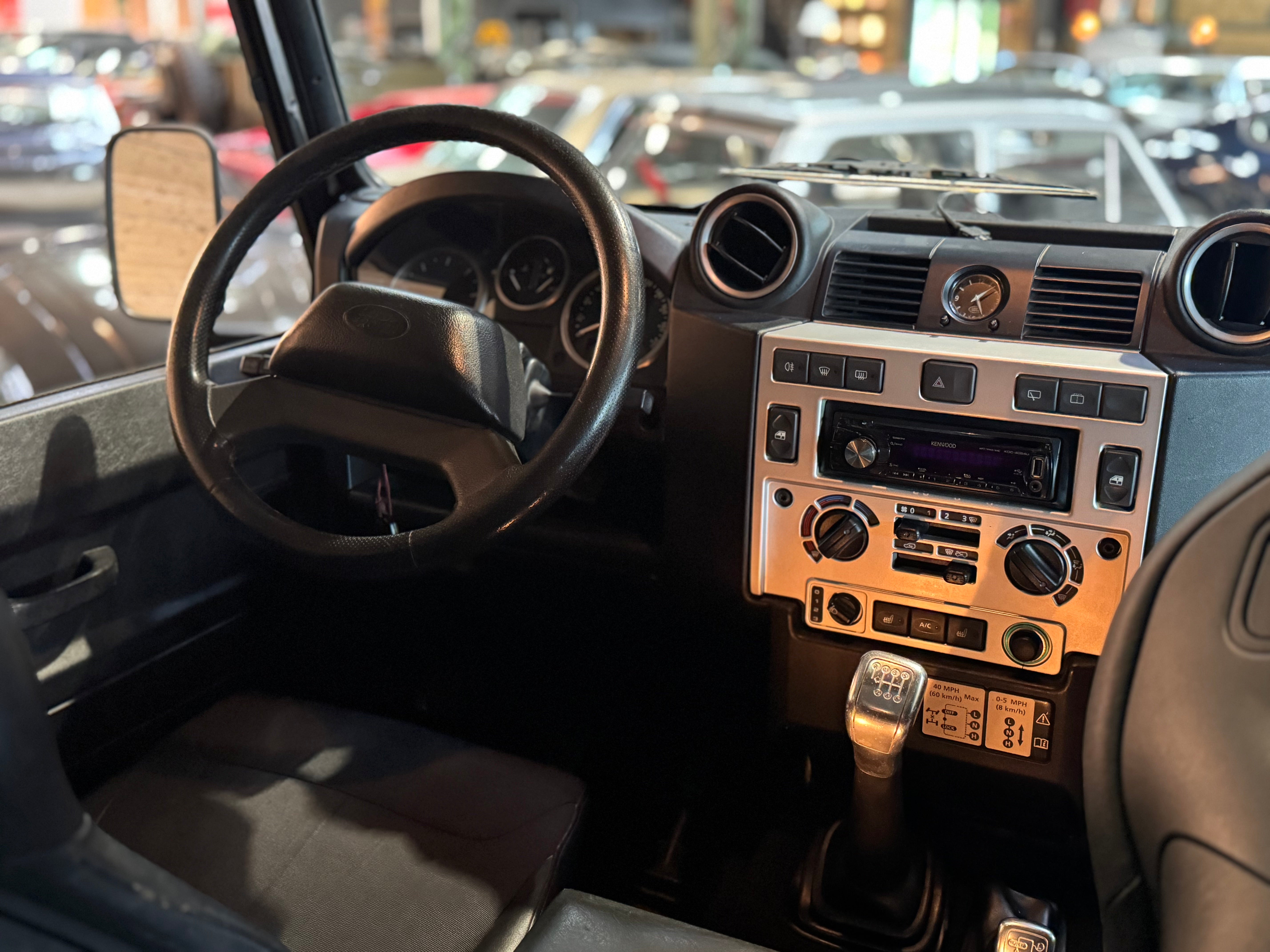 Land Rover Defender 110 Td4 SVX "60th Anniversary" 7 places