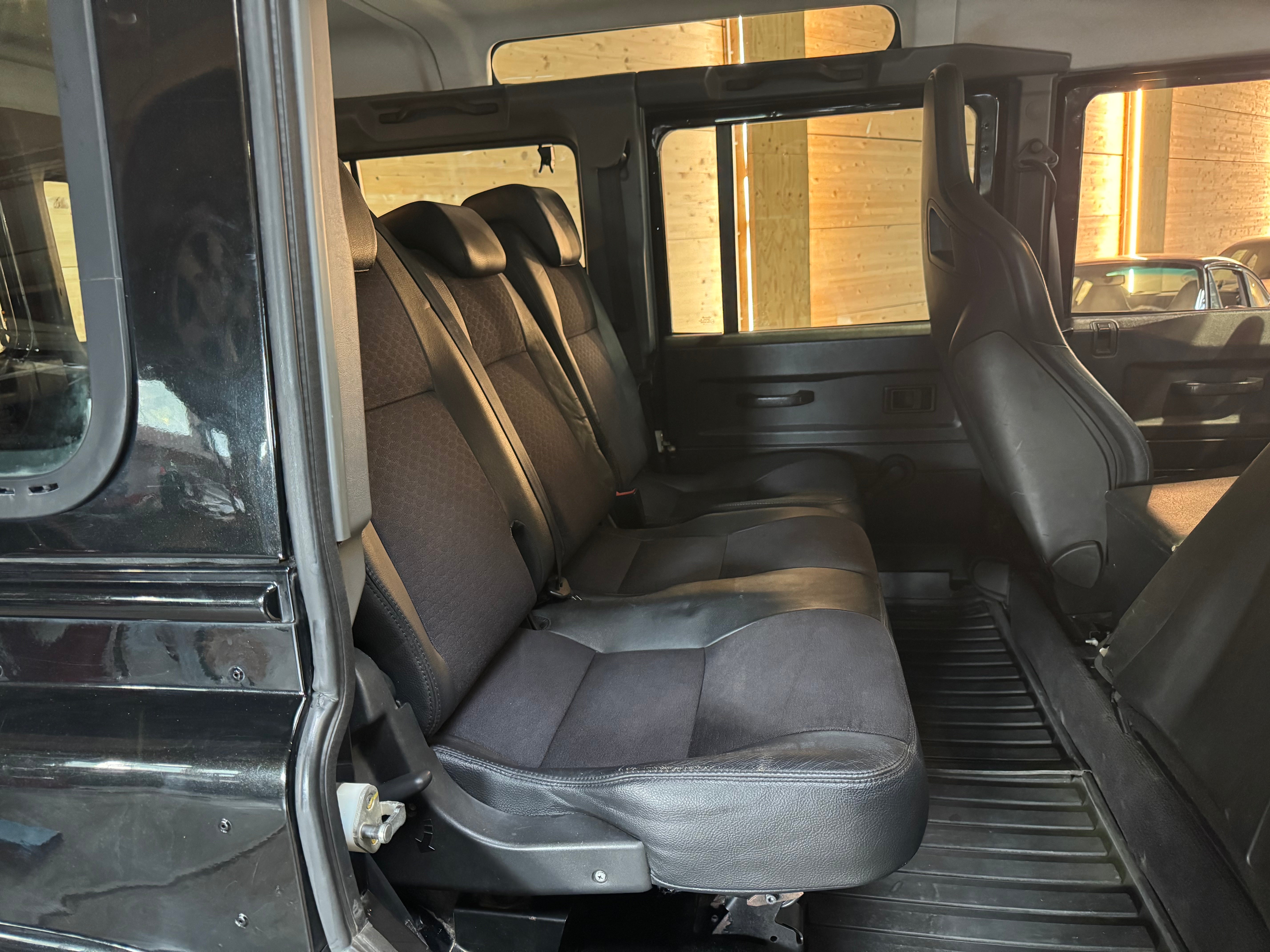 Land Rover Defender 110 Td4 SVX "60th Anniversary" 7 places