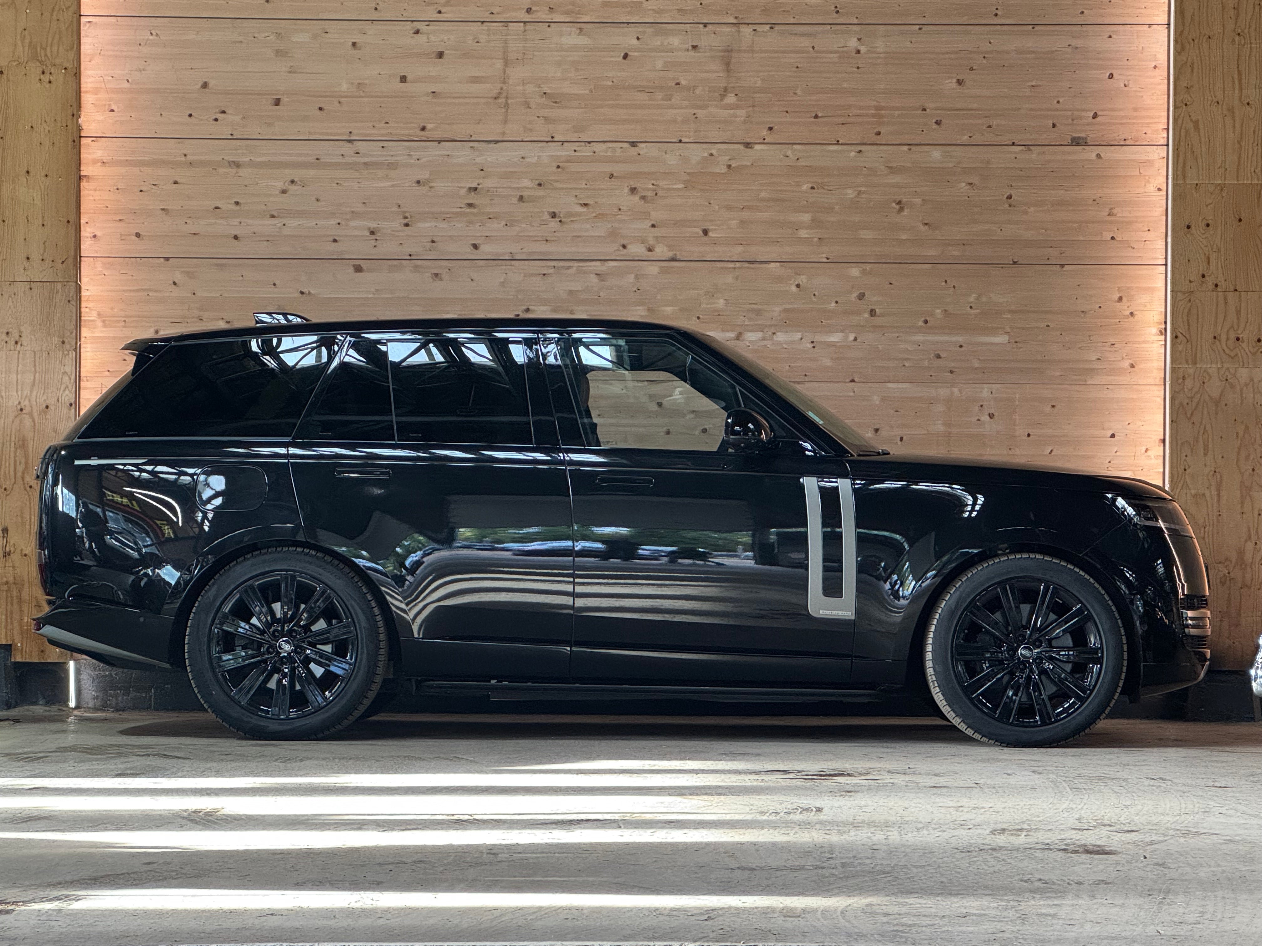 Land Rover Range Rover P550e Autobiography