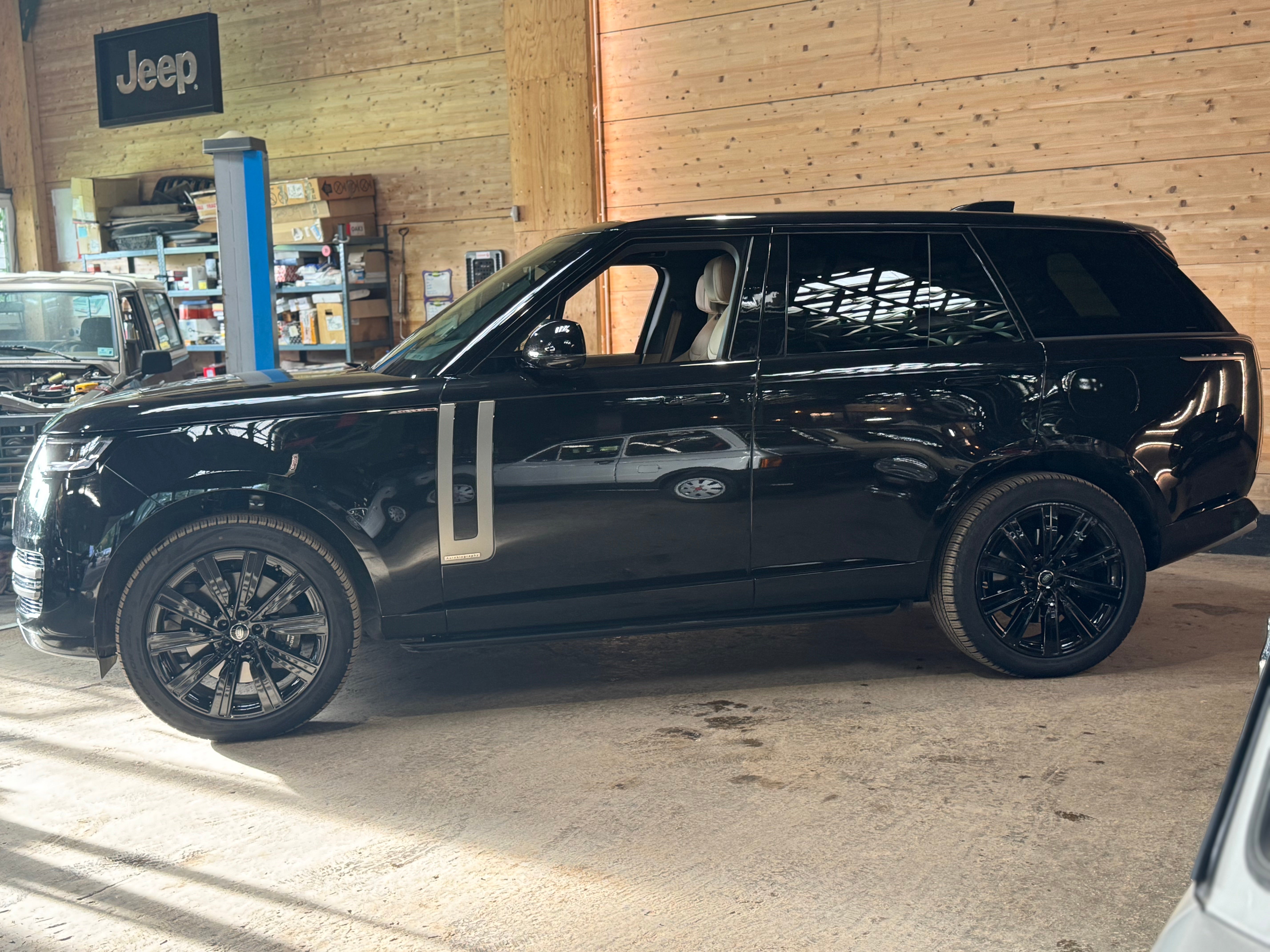 Land Rover Range Rover P550e Autobiography