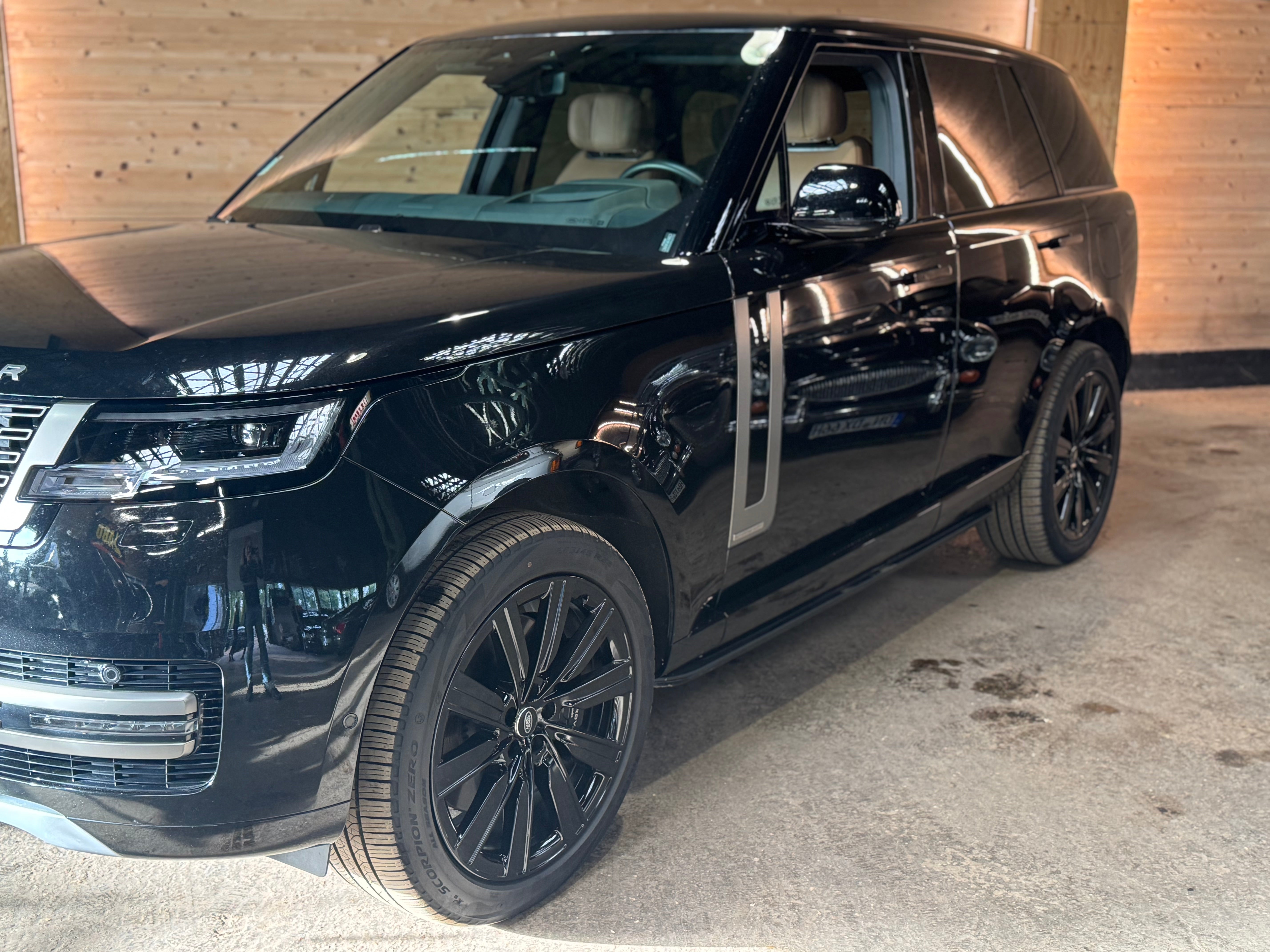 Land Rover Range Rover P550e Autobiography