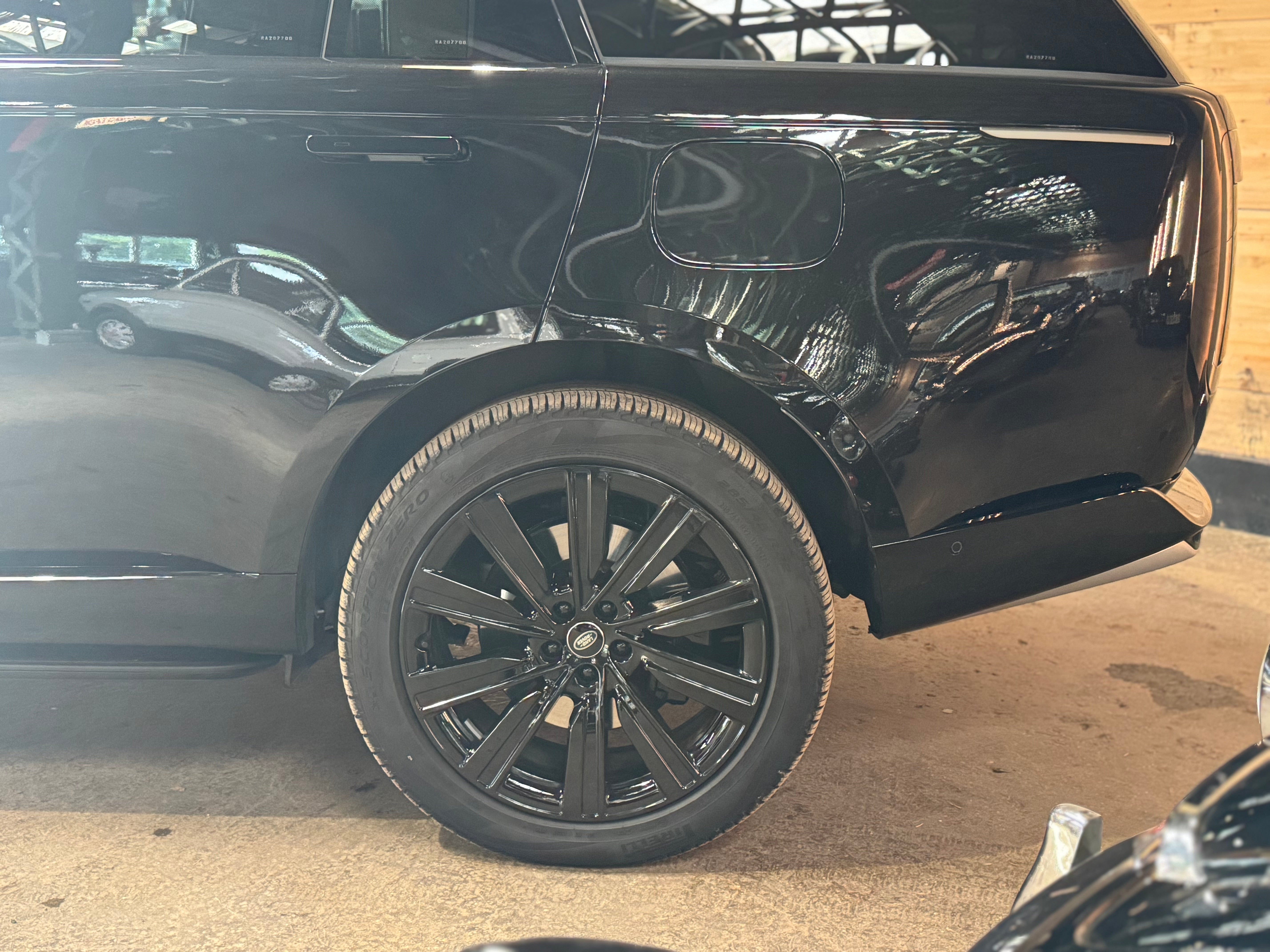 Land Rover Range Rover P550e Autobiography