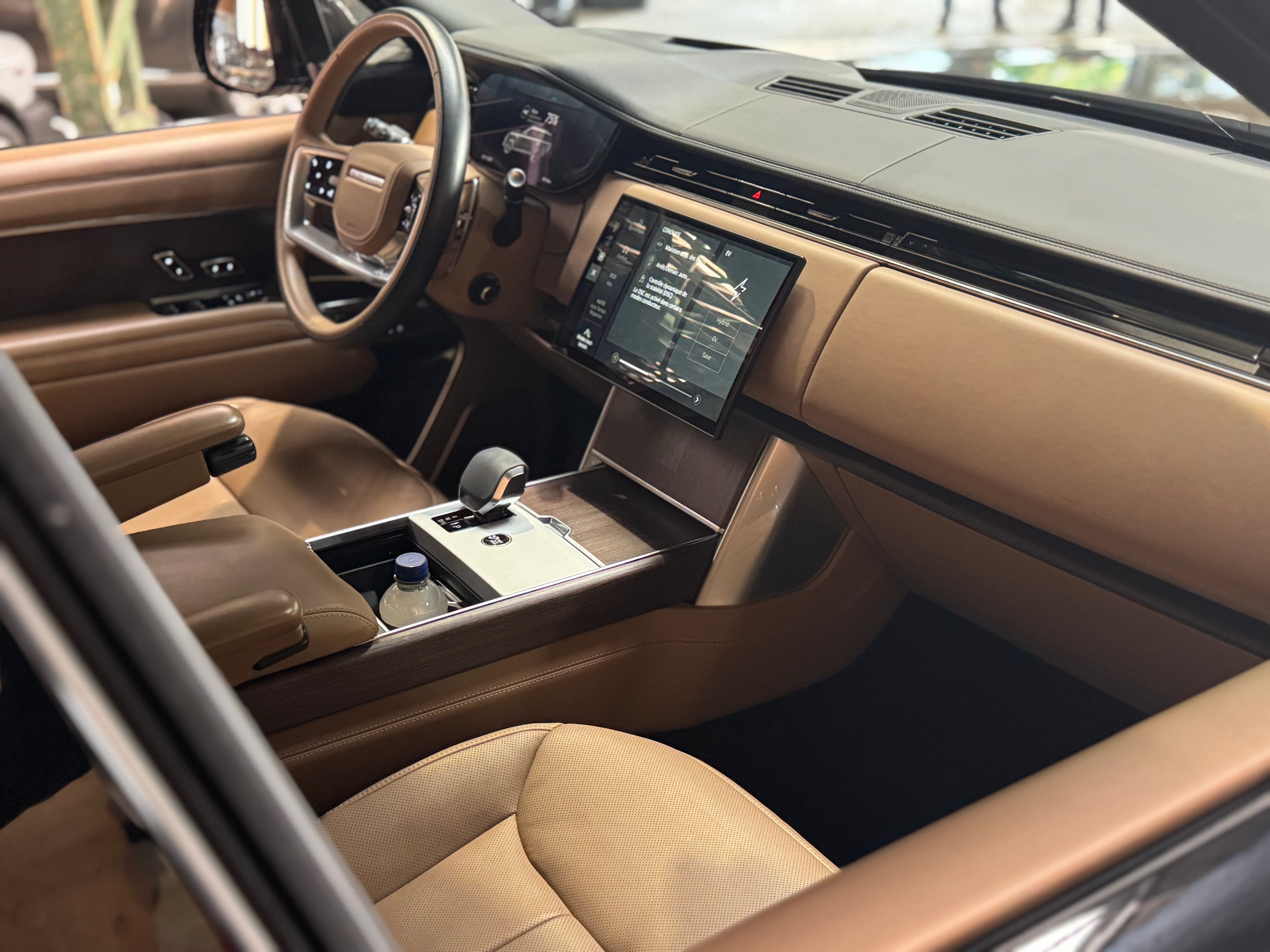 Land Rover Range Rover P550e Autobiography