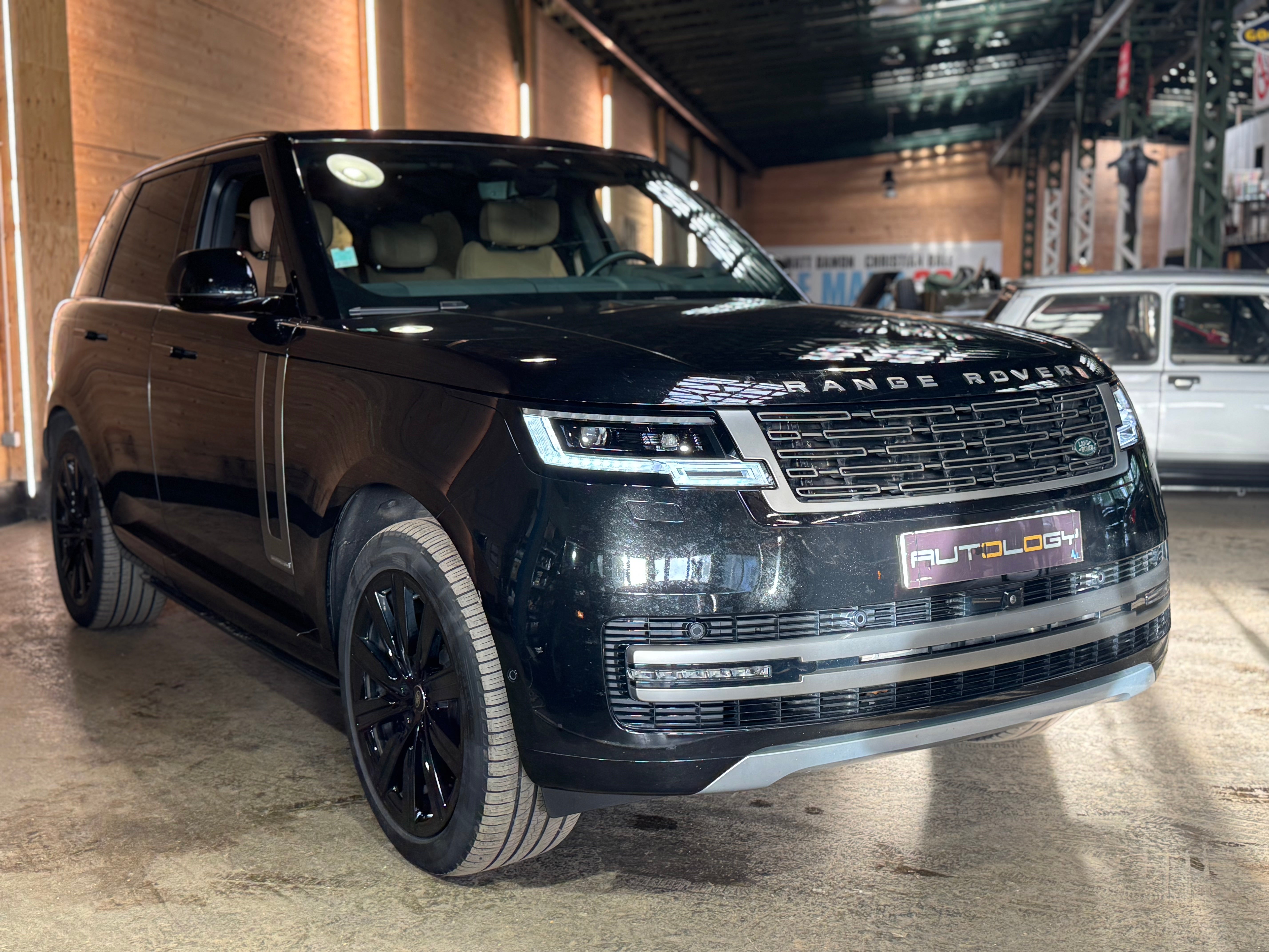 Land Rover Range Rover P550e Autobiography