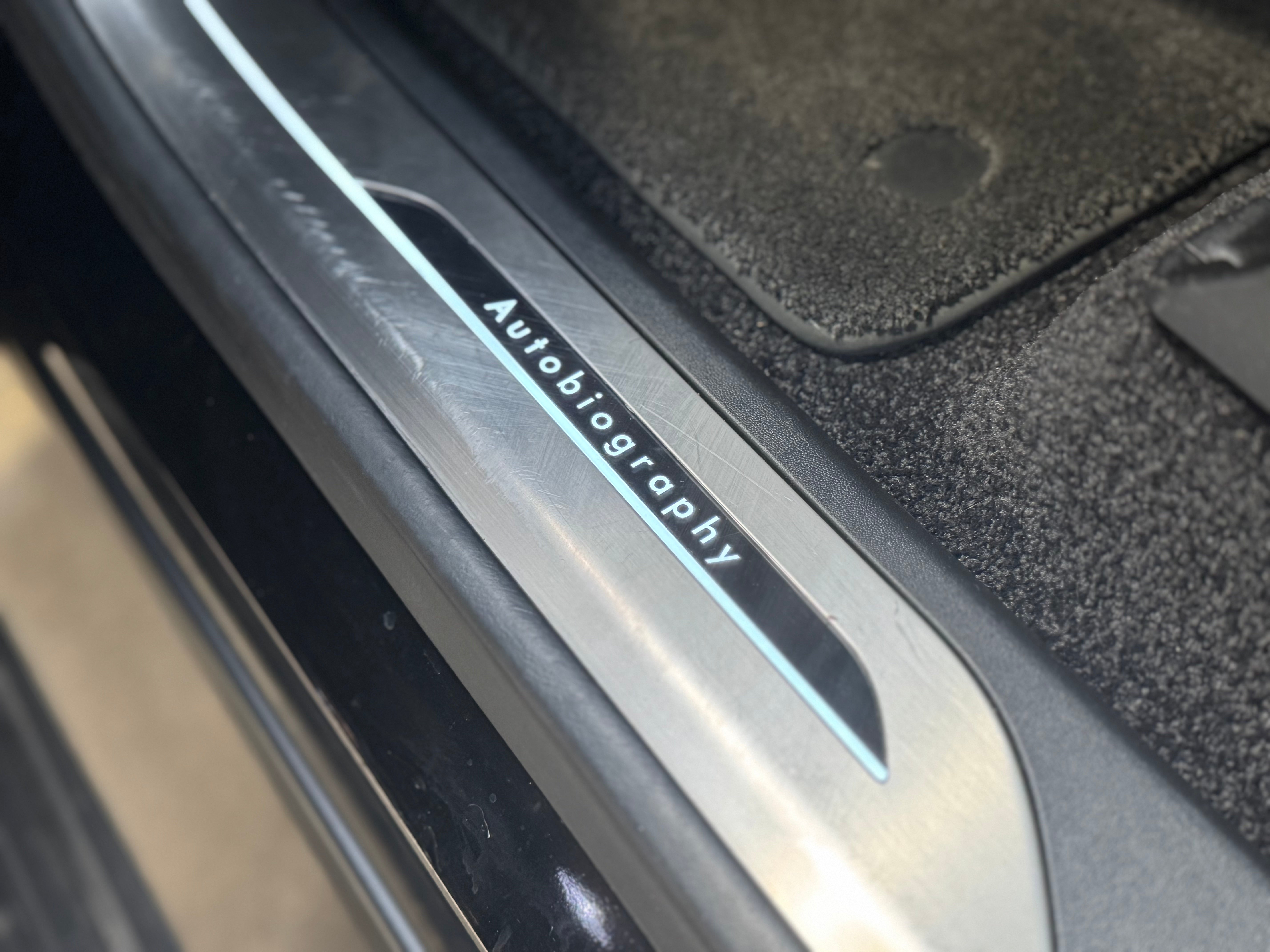 Land Rover Range Rover P550e Autobiography