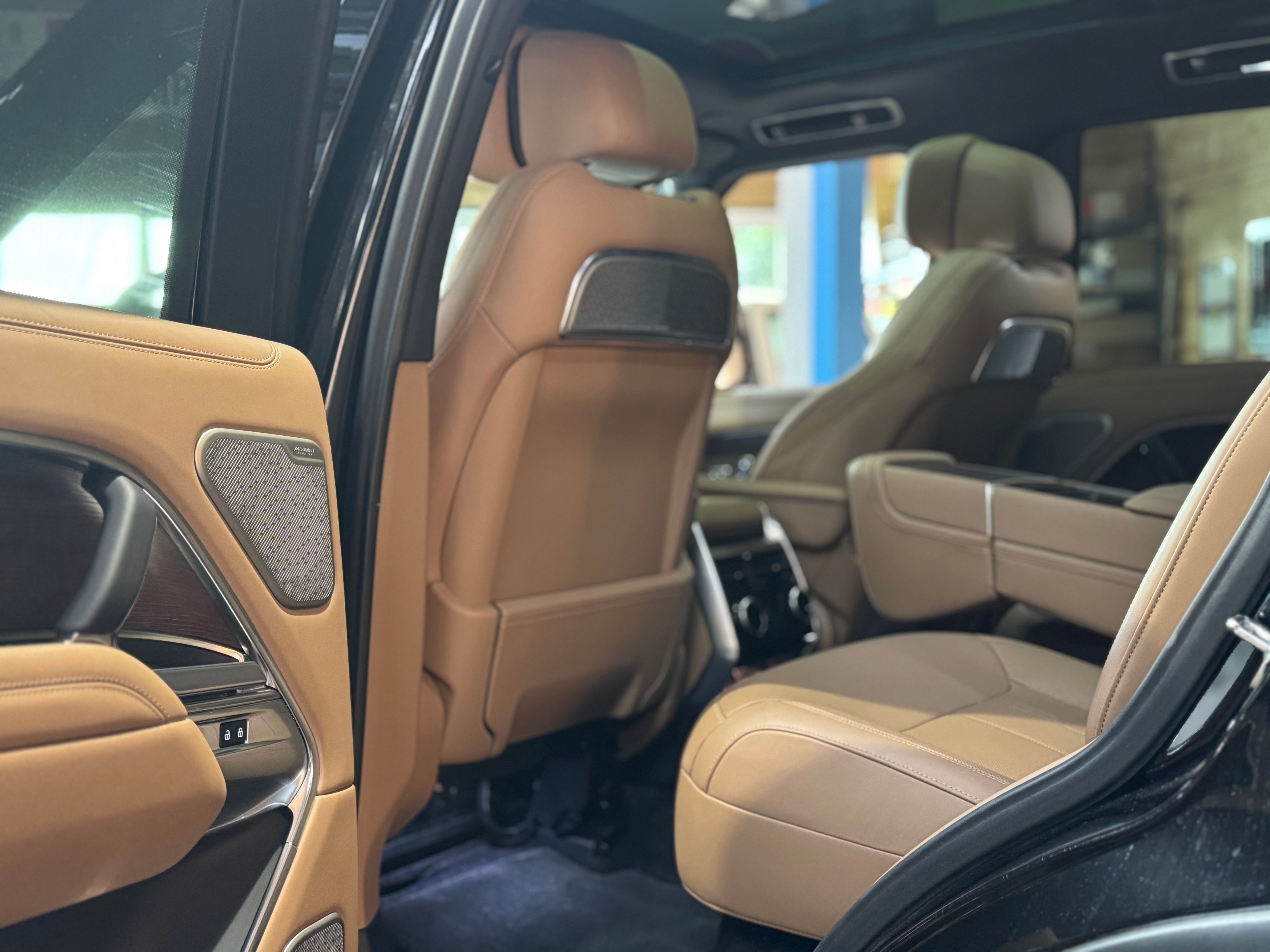 Land Rover Range Rover P550e Autobiography