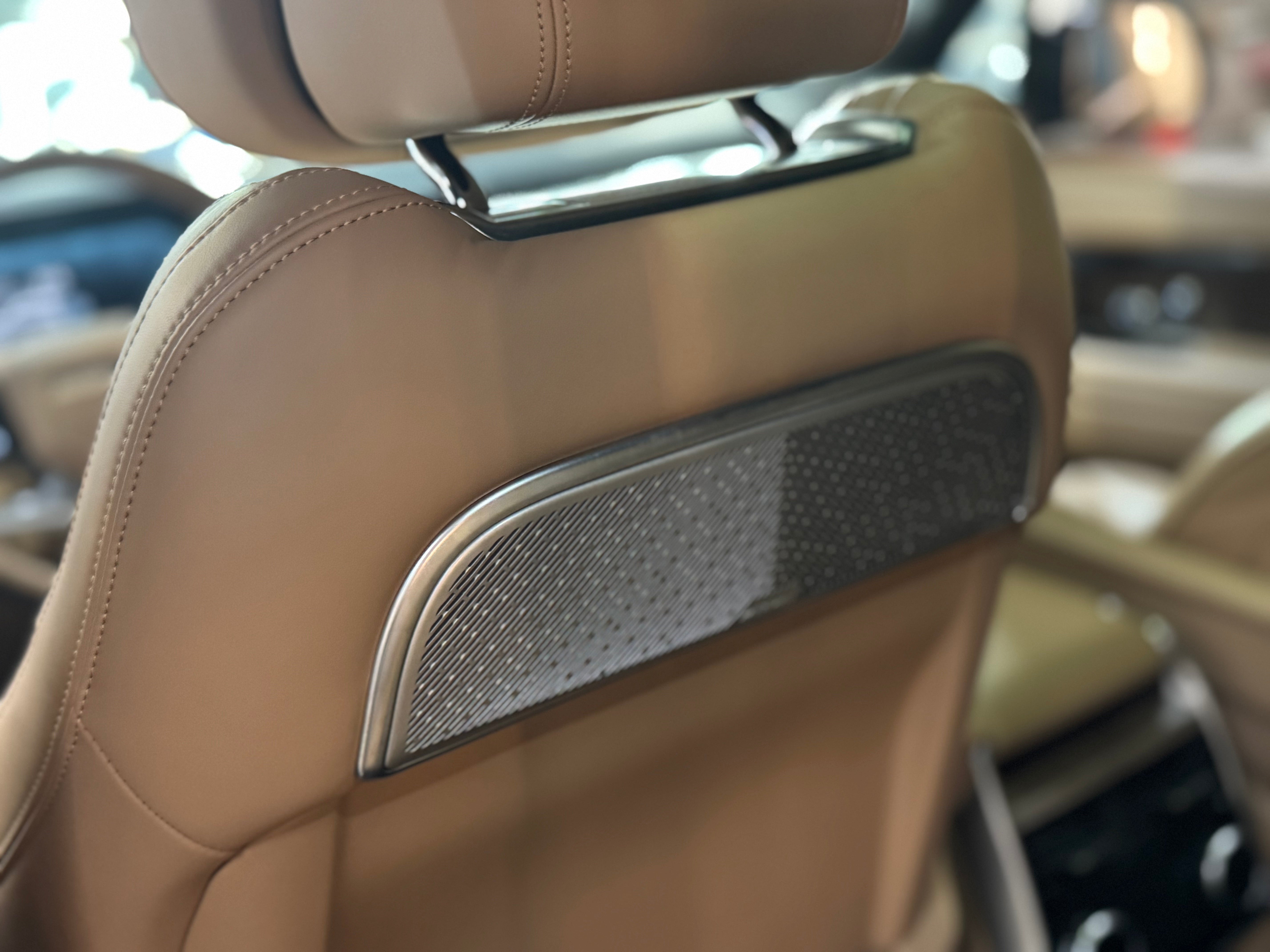 Land Rover Range Rover P550e Autobiography