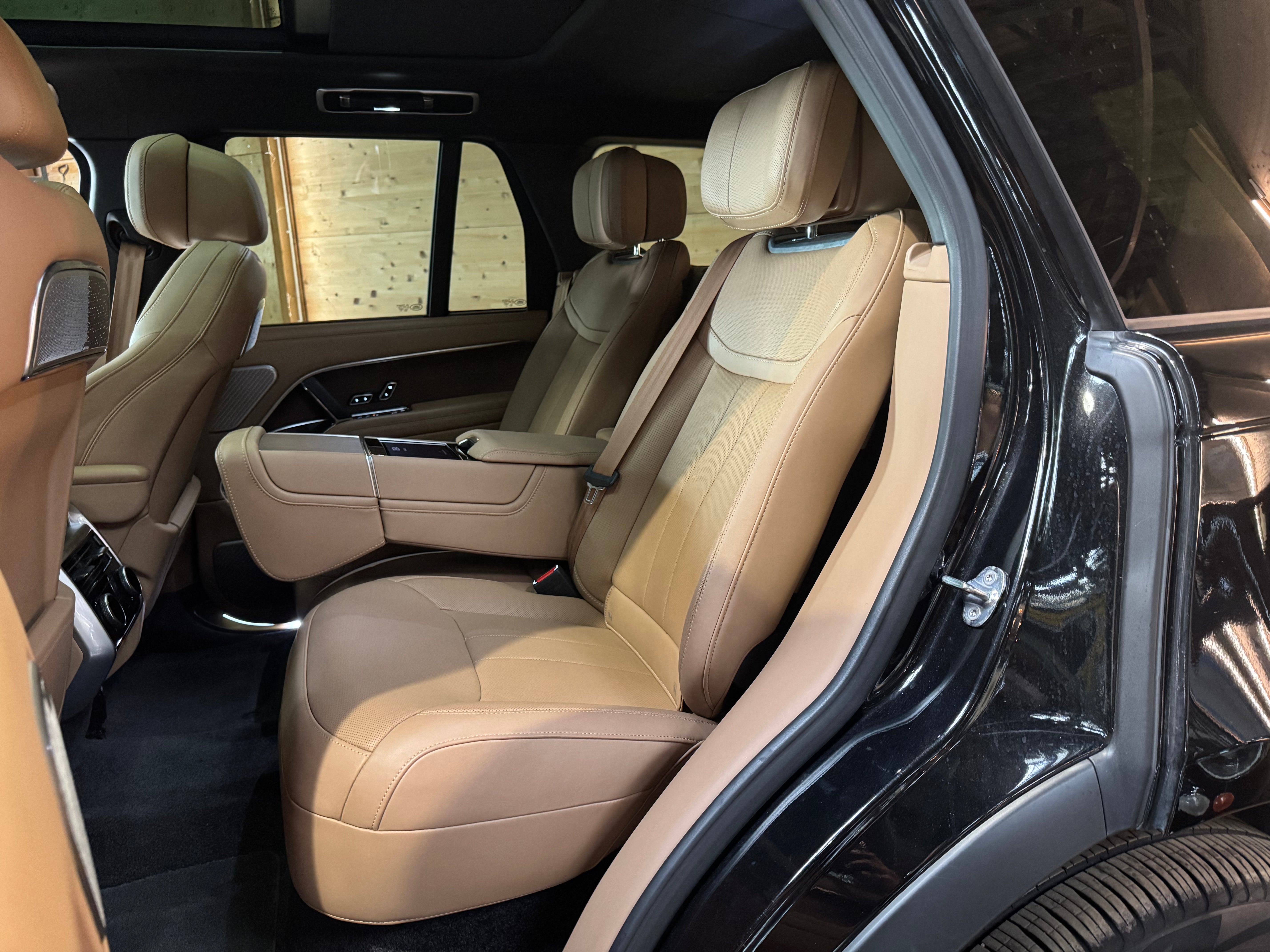 Land Rover Range Rover P550e Autobiography