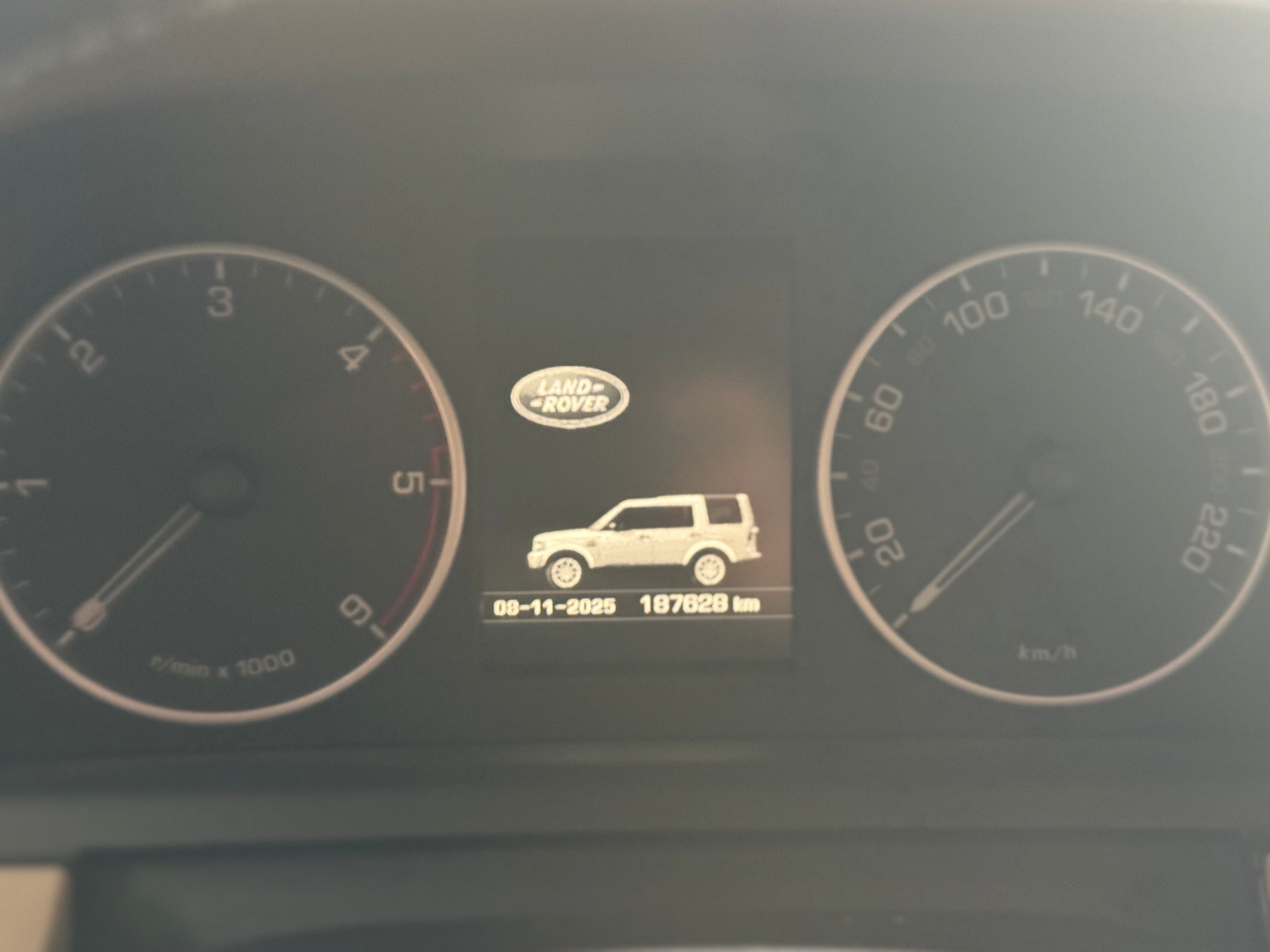 Land Rover Discovery IV SdV6 256ch HSE 7 places