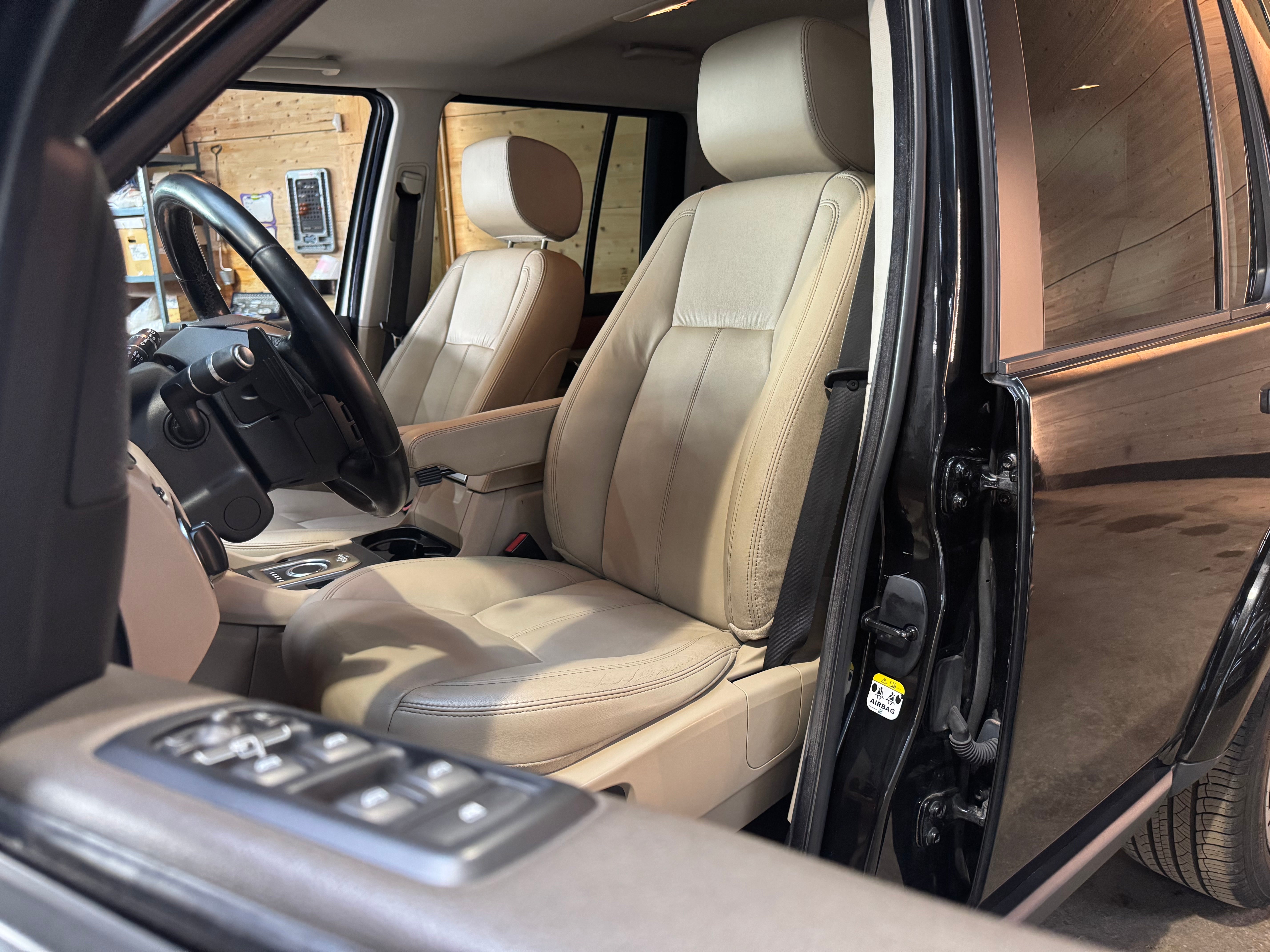 Land Rover Discovery IV SdV6 256ch HSE 7 places