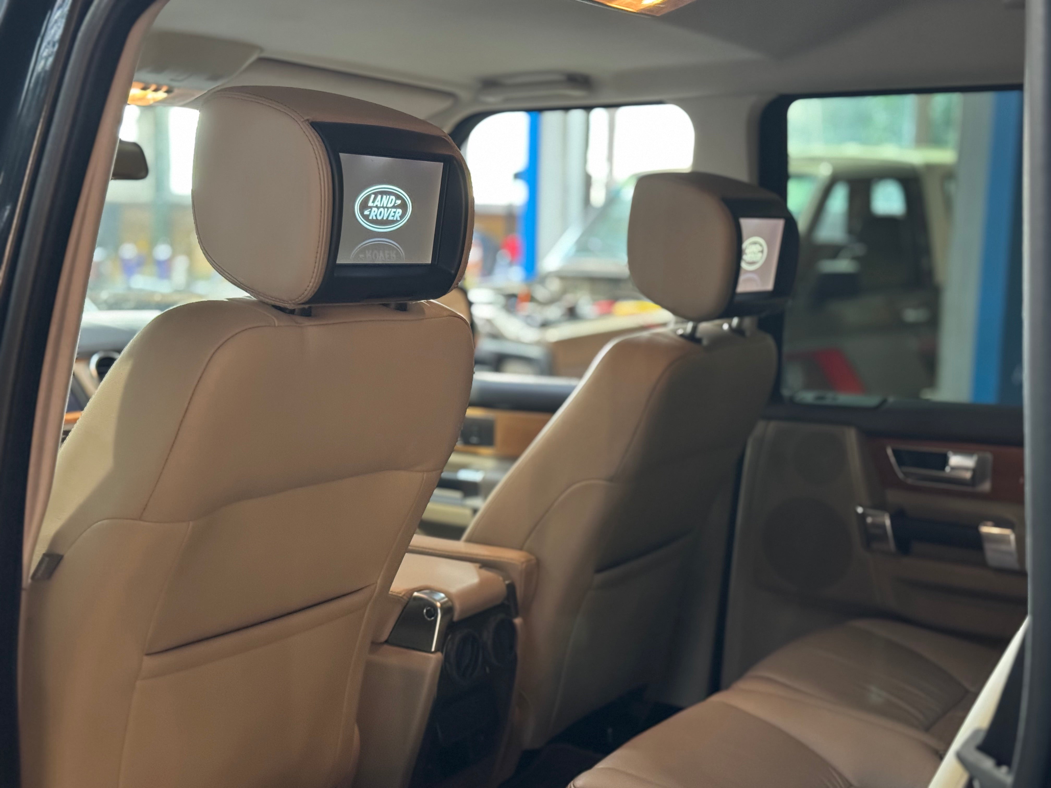 Land Rover Discovery IV SdV6 256ch HSE 7 places