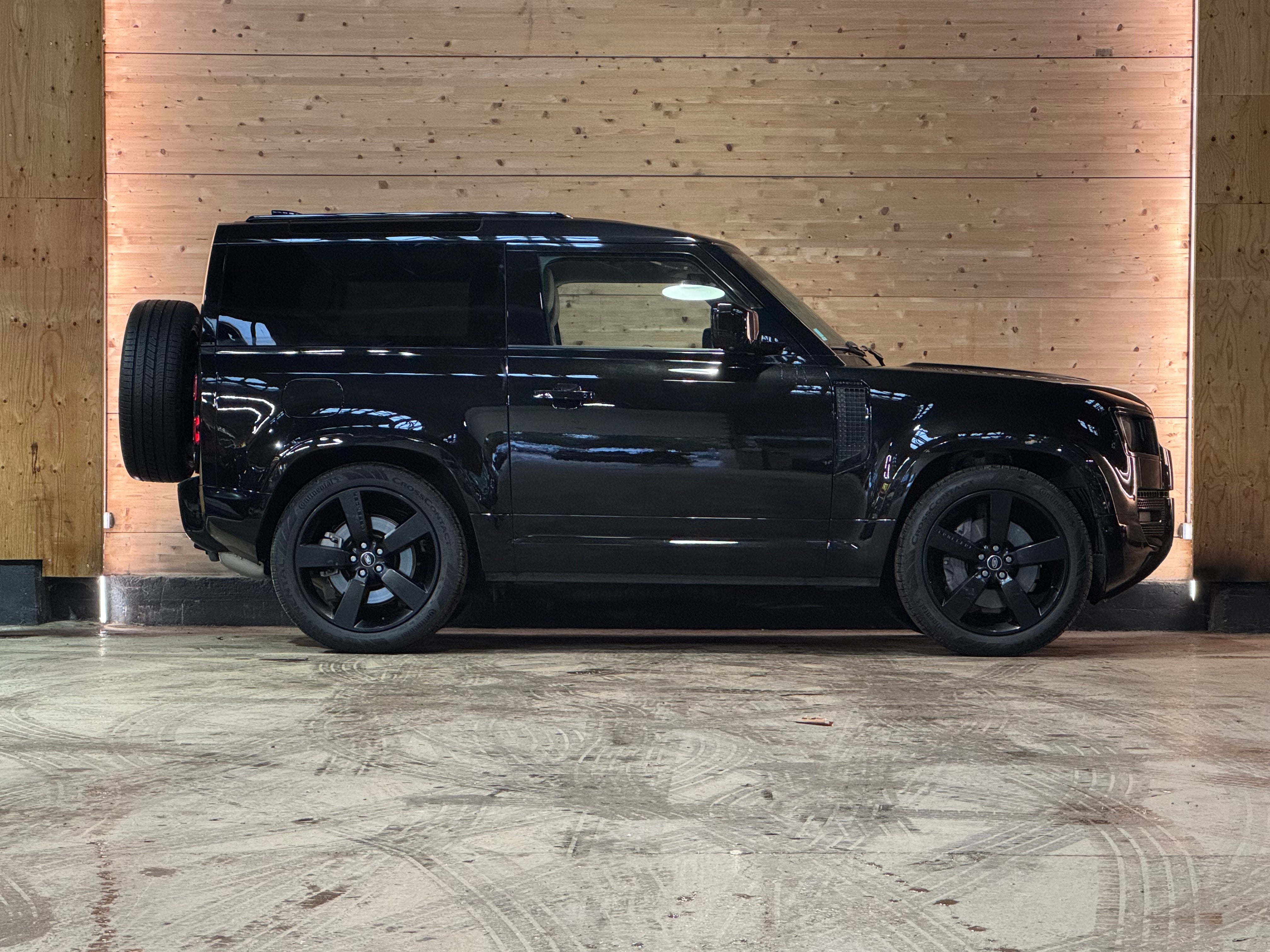 Land Rover Defender 90 D250 XS Edition