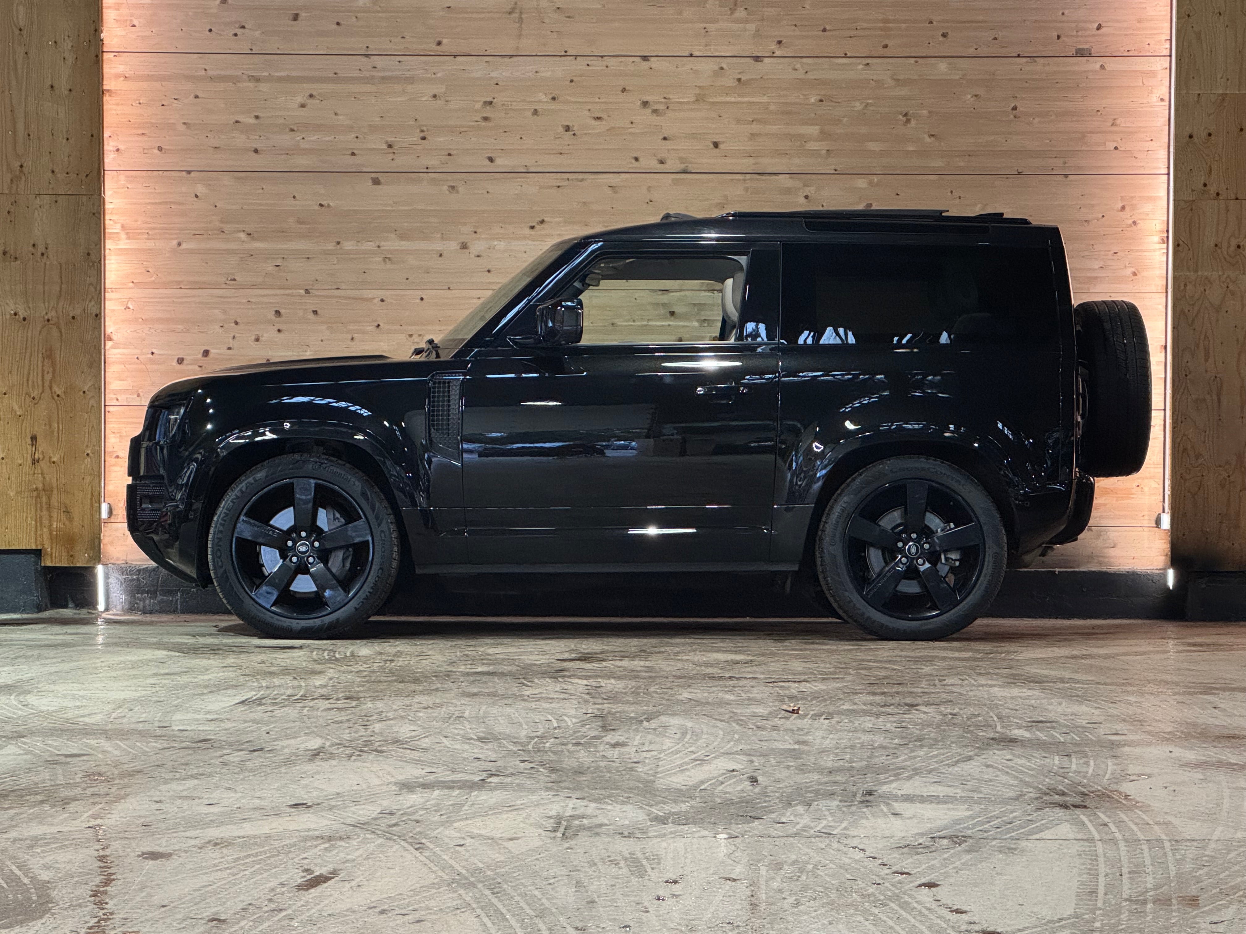 Land Rover Defender 90 D250 XS Edition