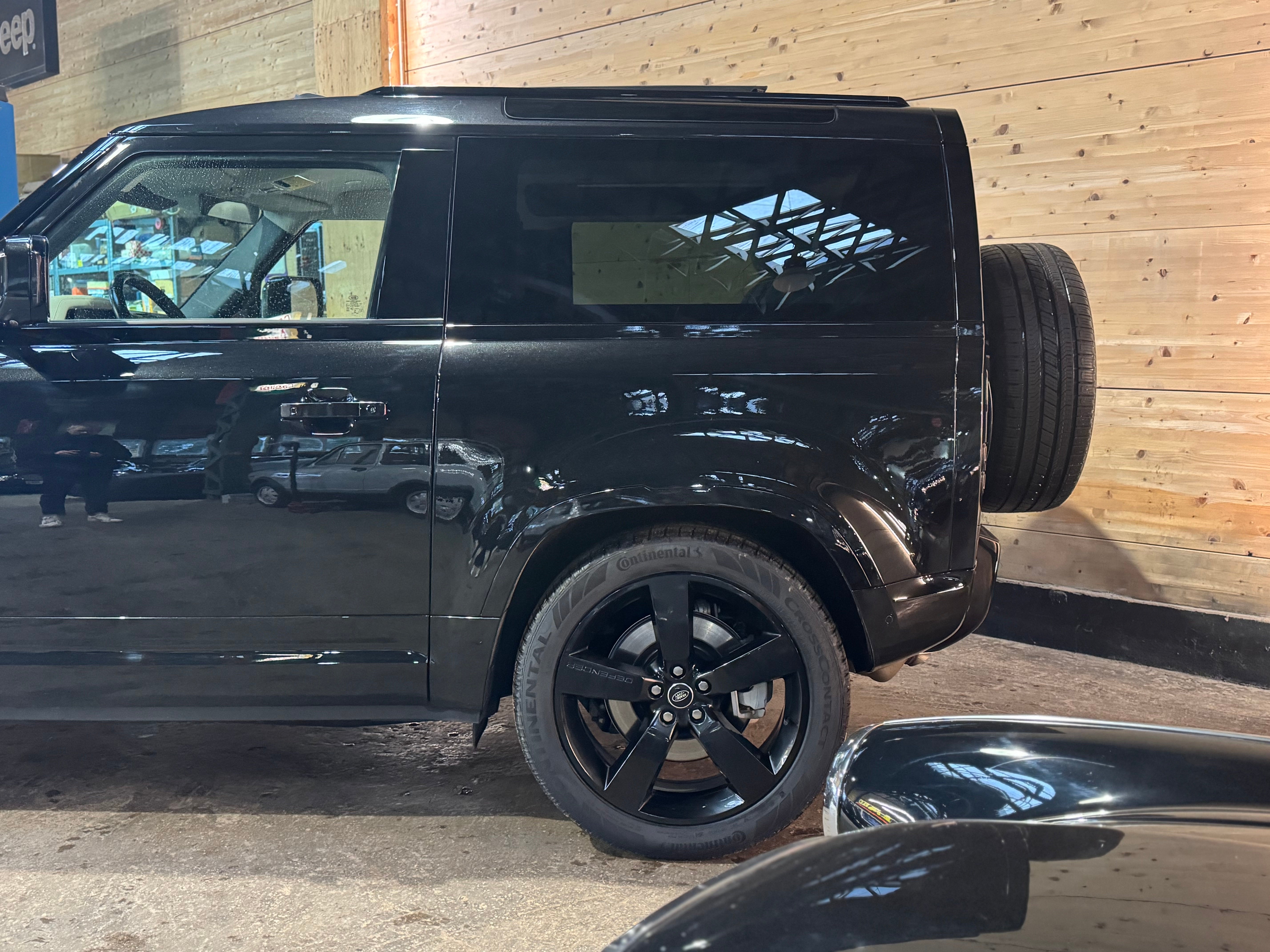 Land Rover Defender 90 D250 XS Edition