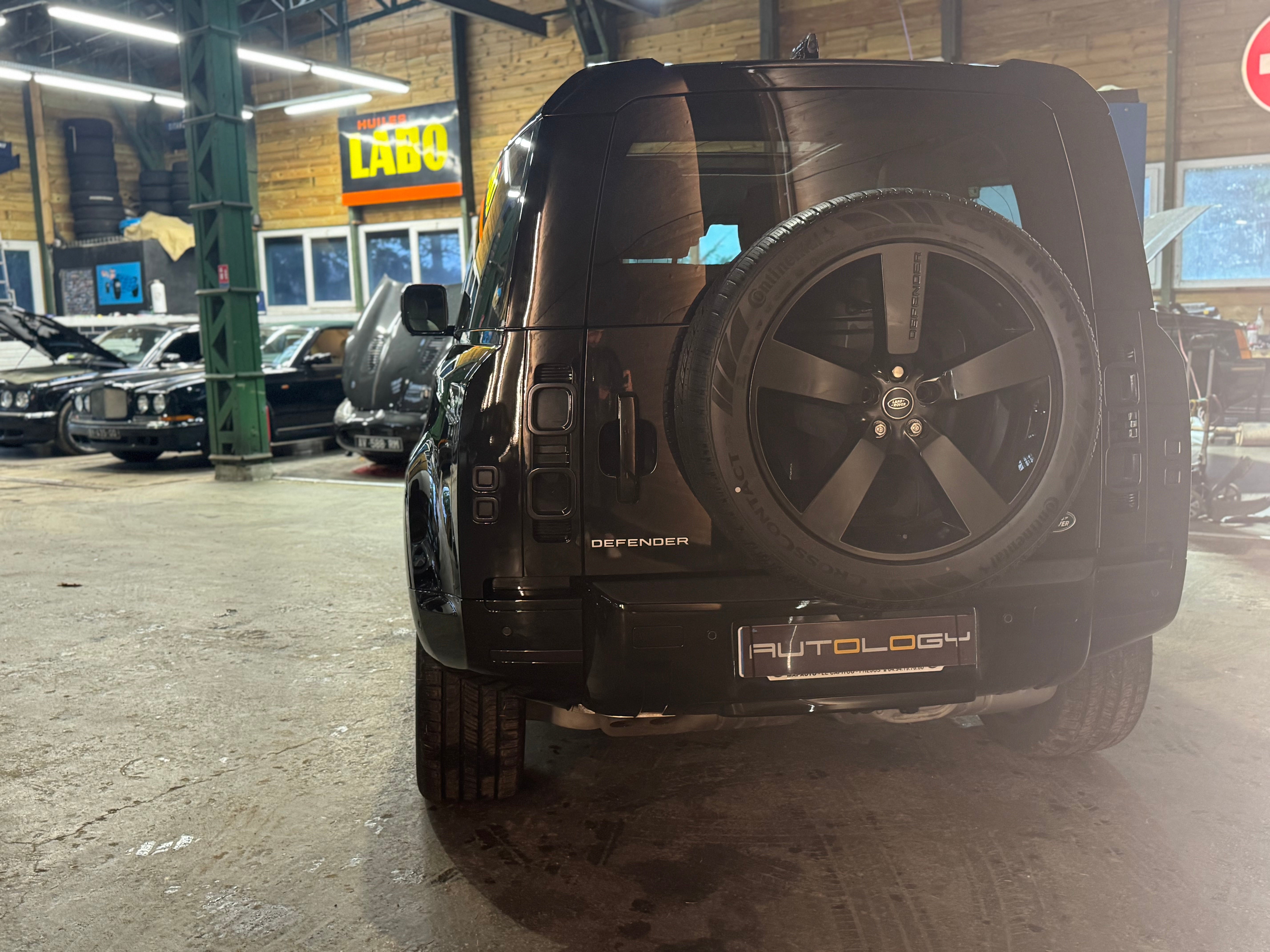 Land Rover Defender 90 D250 XS Edition