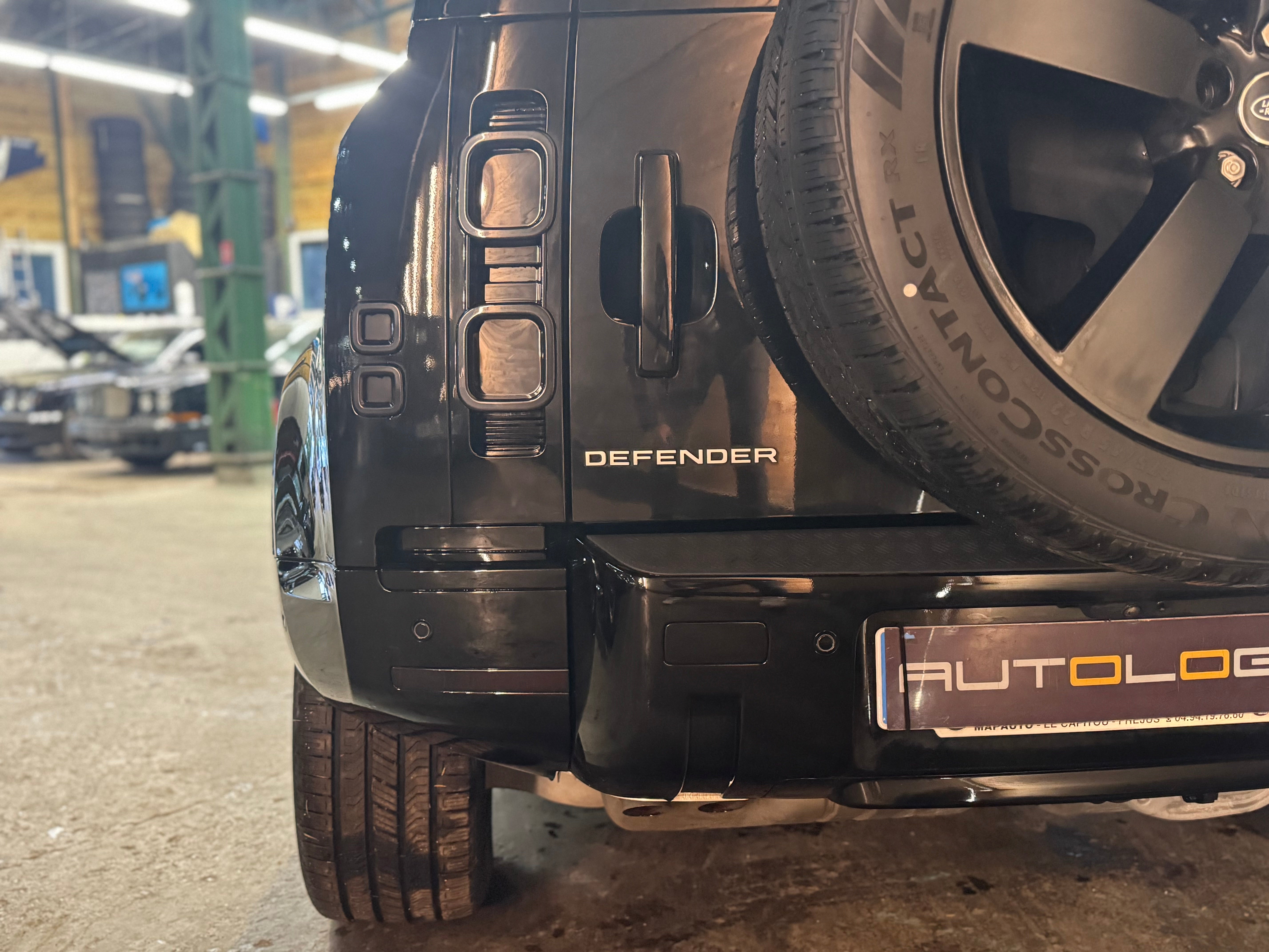 Land Rover Defender 90 D250 XS Edition