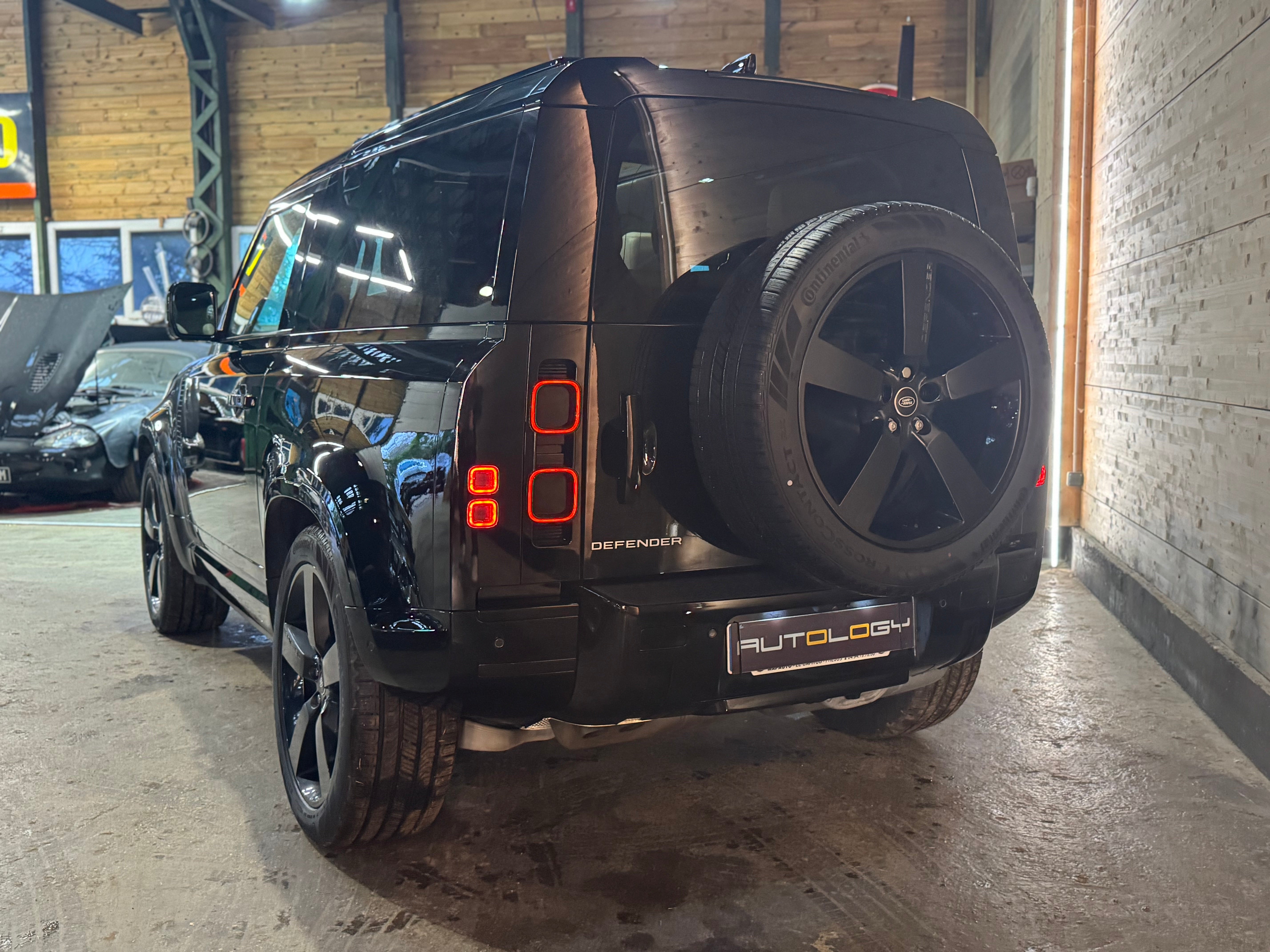 Land Rover Defender 90 D250 XS Edition