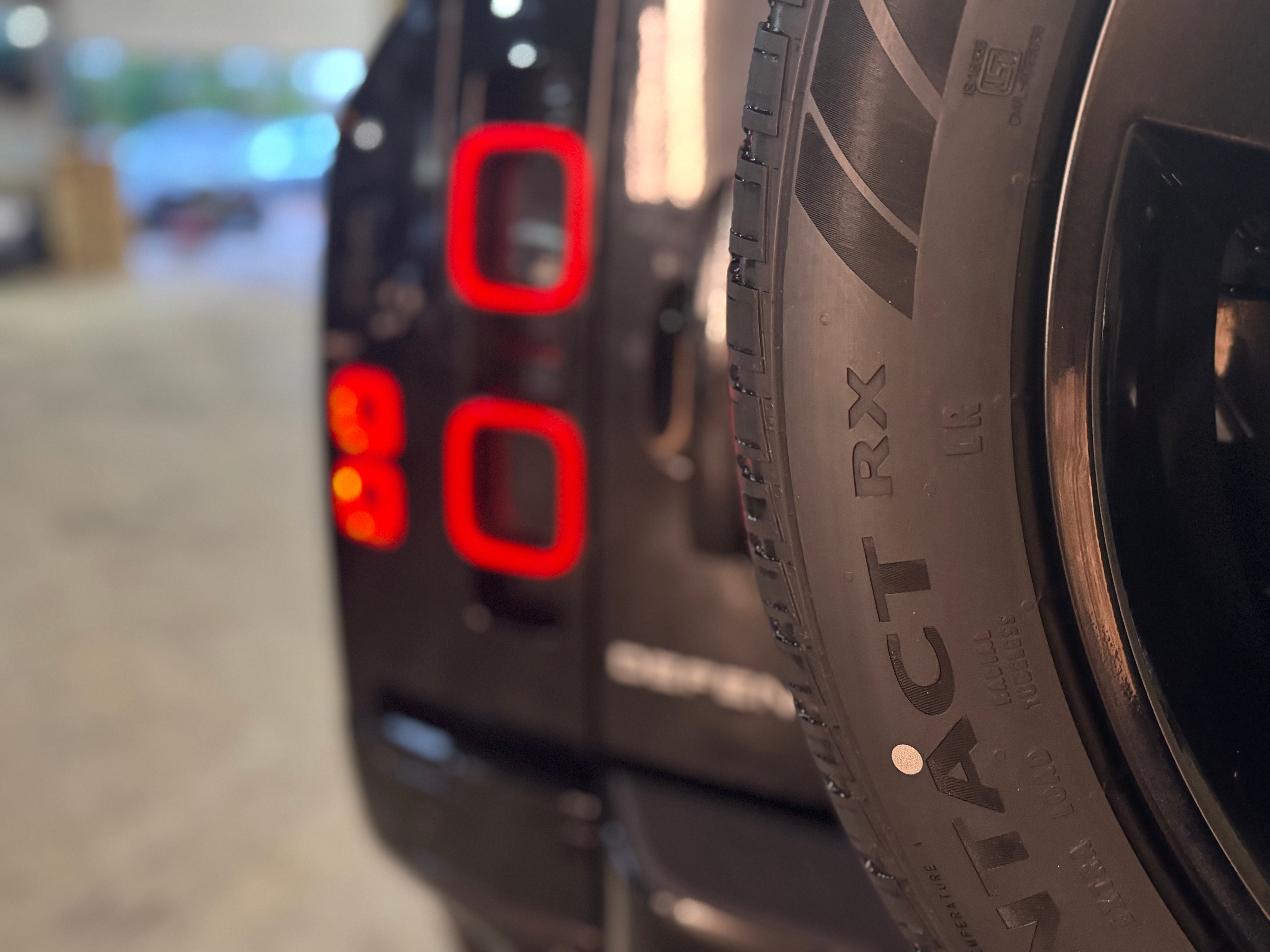 Land Rover Defender 90 D250 XS Edition