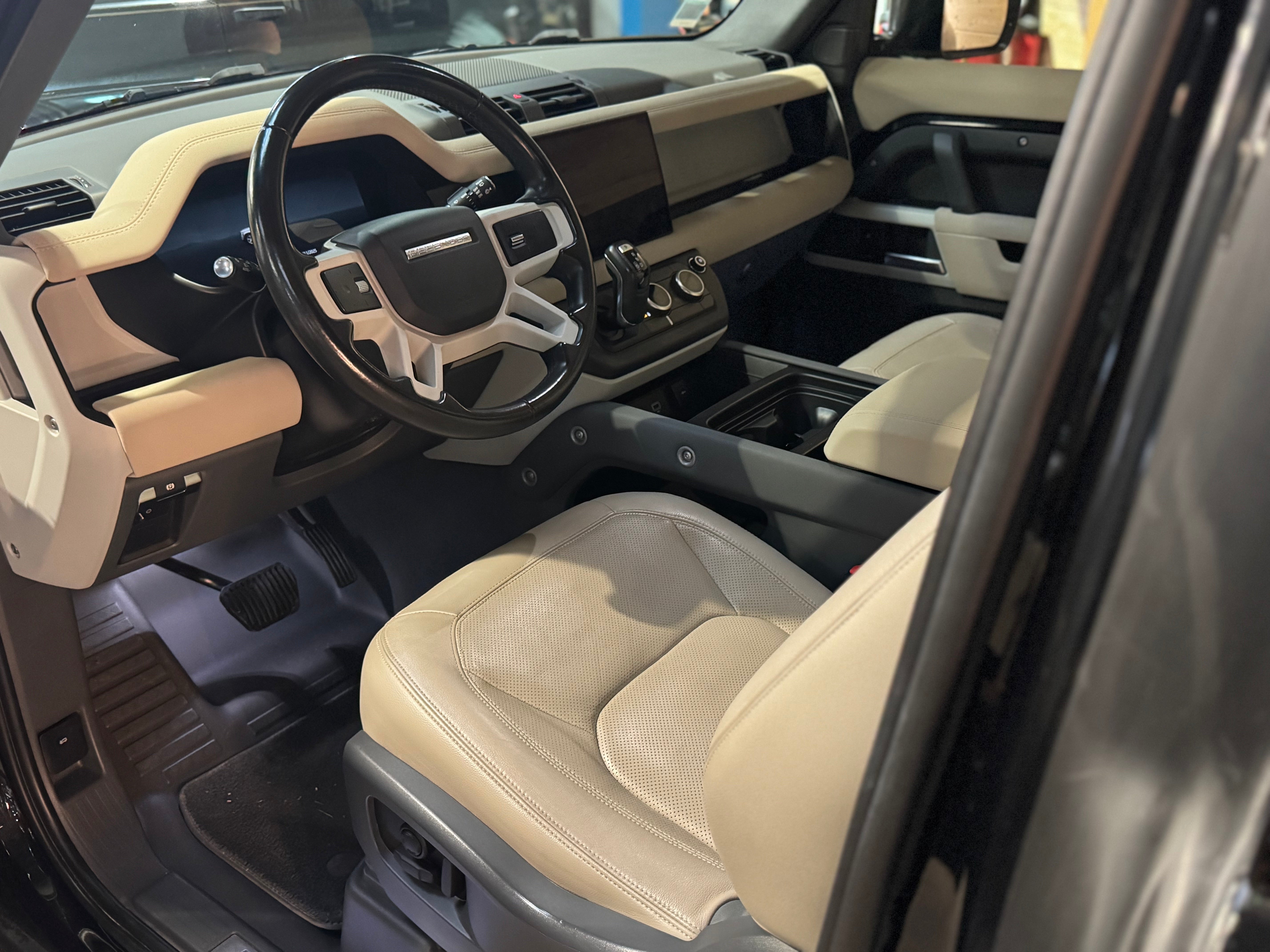 Land Rover Defender 90 D250 XS Edition