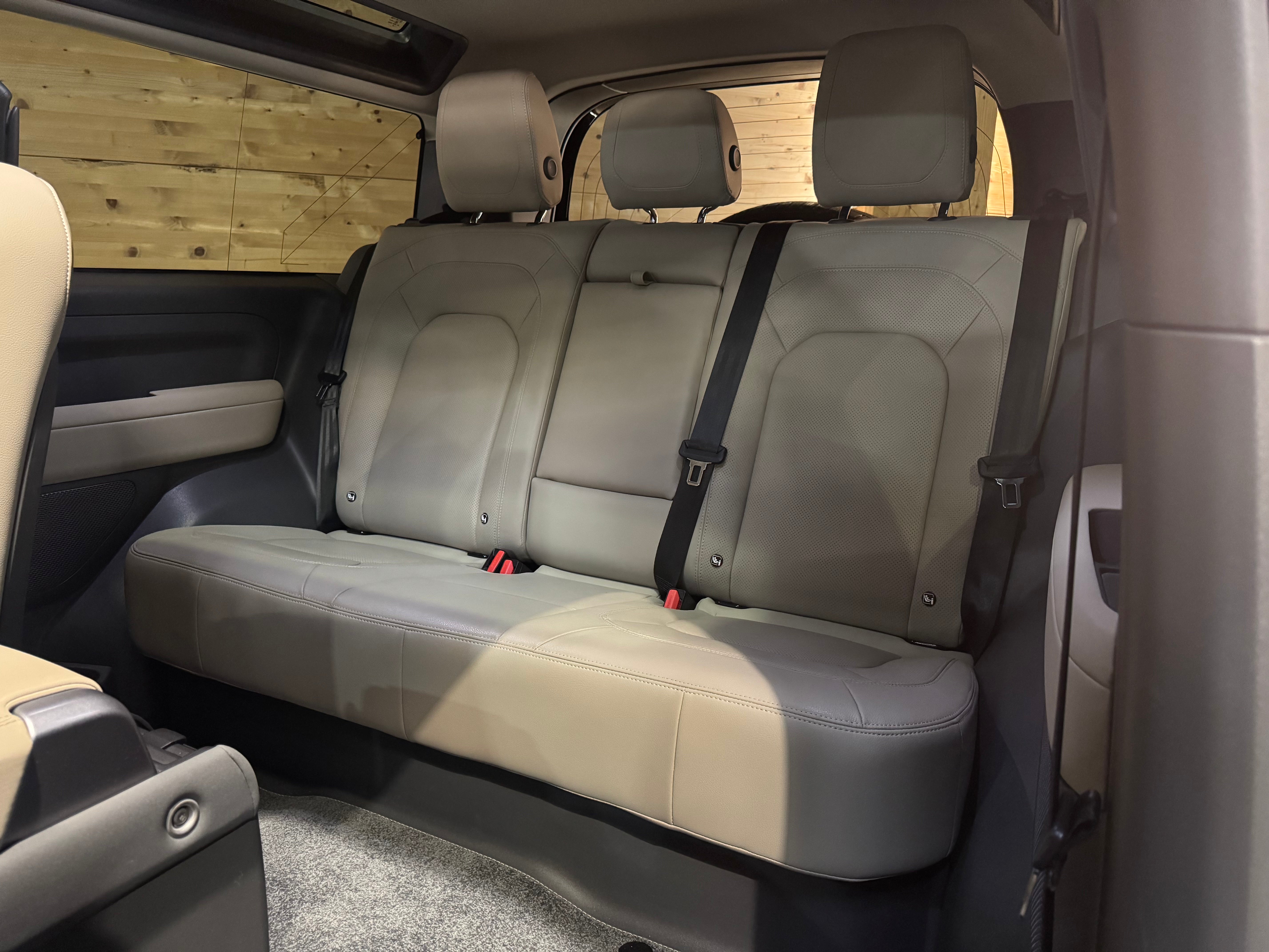 Land Rover Defender 90 D250 XS Edition