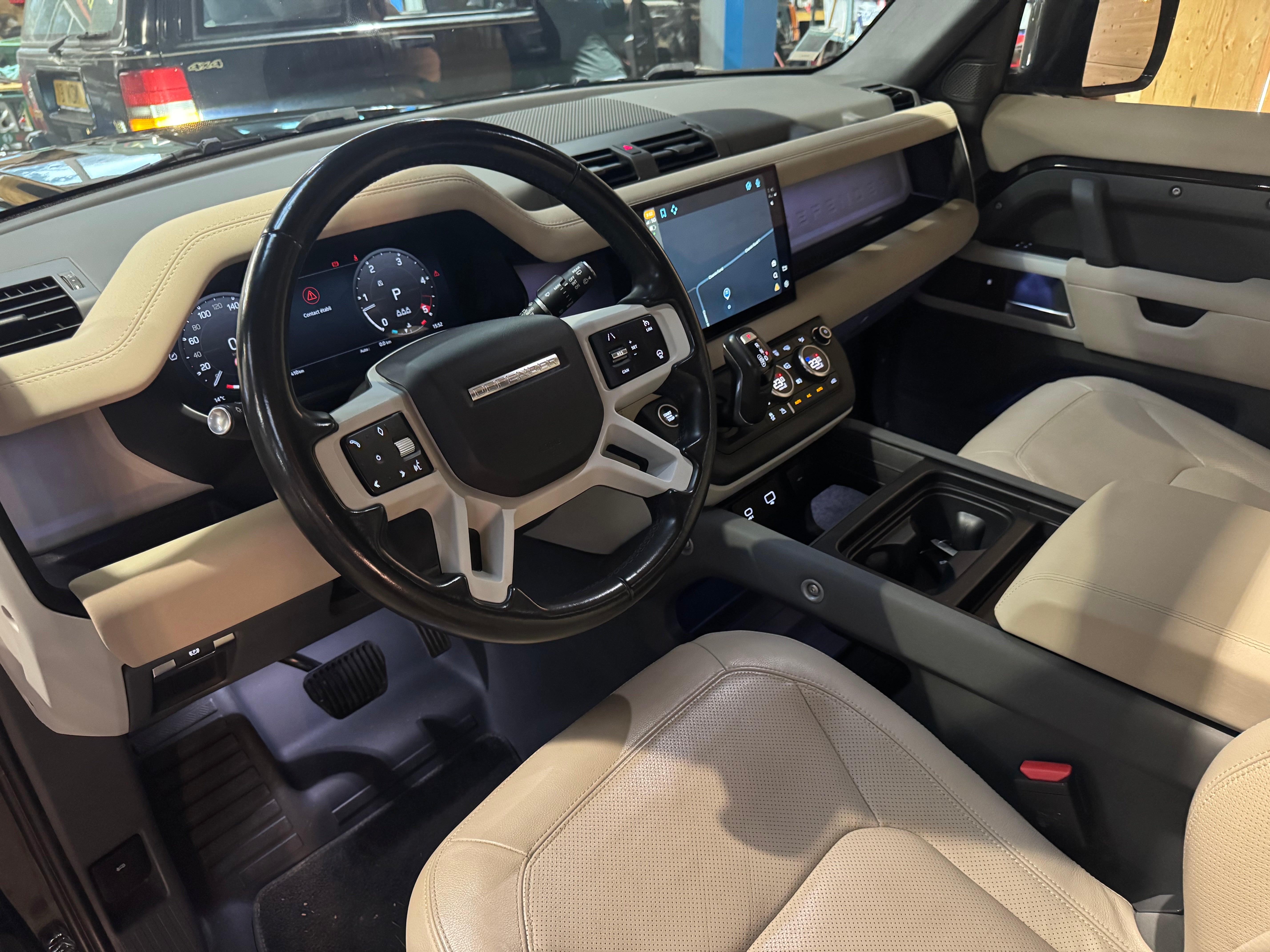 Land Rover Defender 90 D250 XS Edition