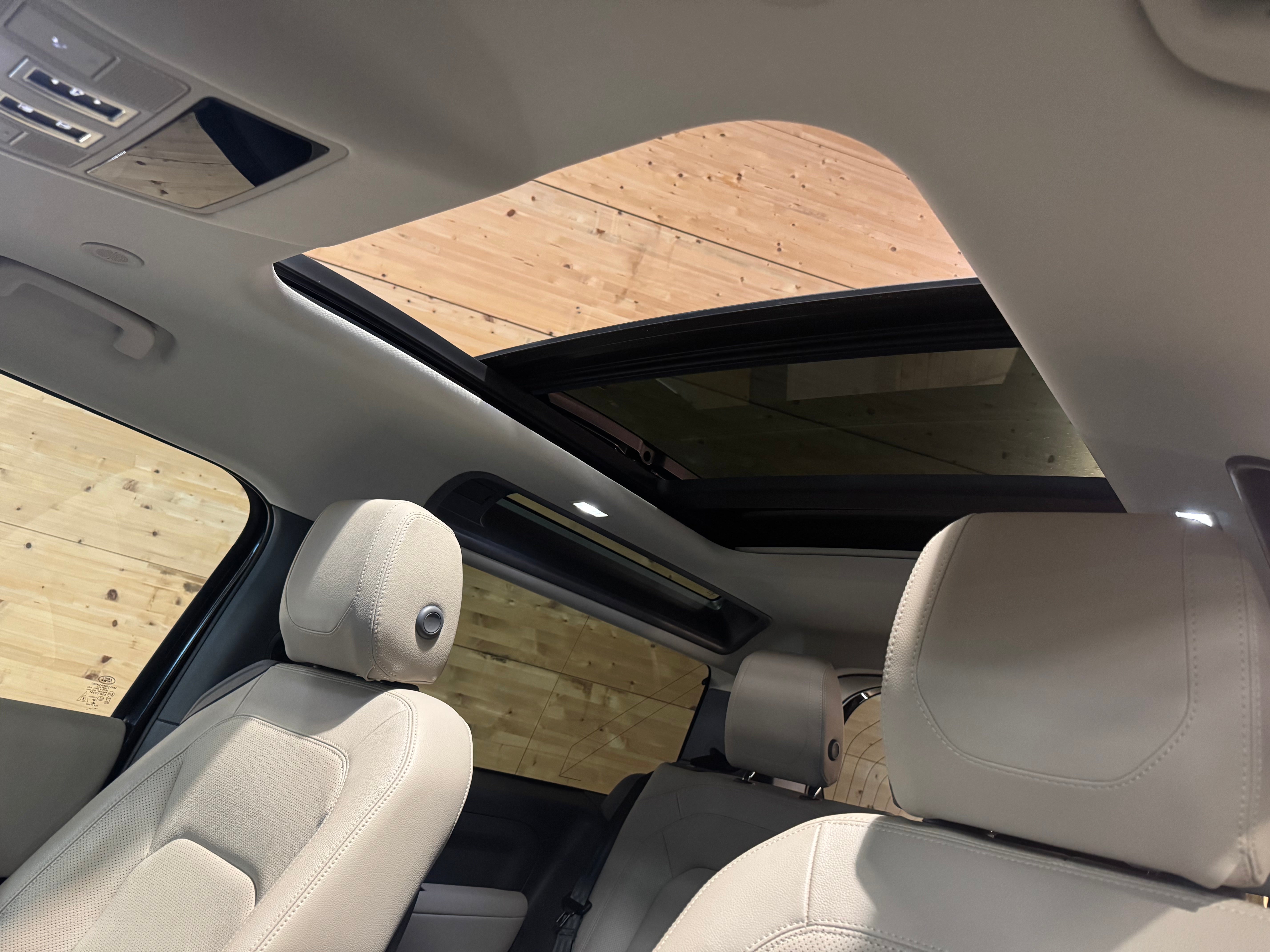 Land Rover Defender 90 D250 XS Edition